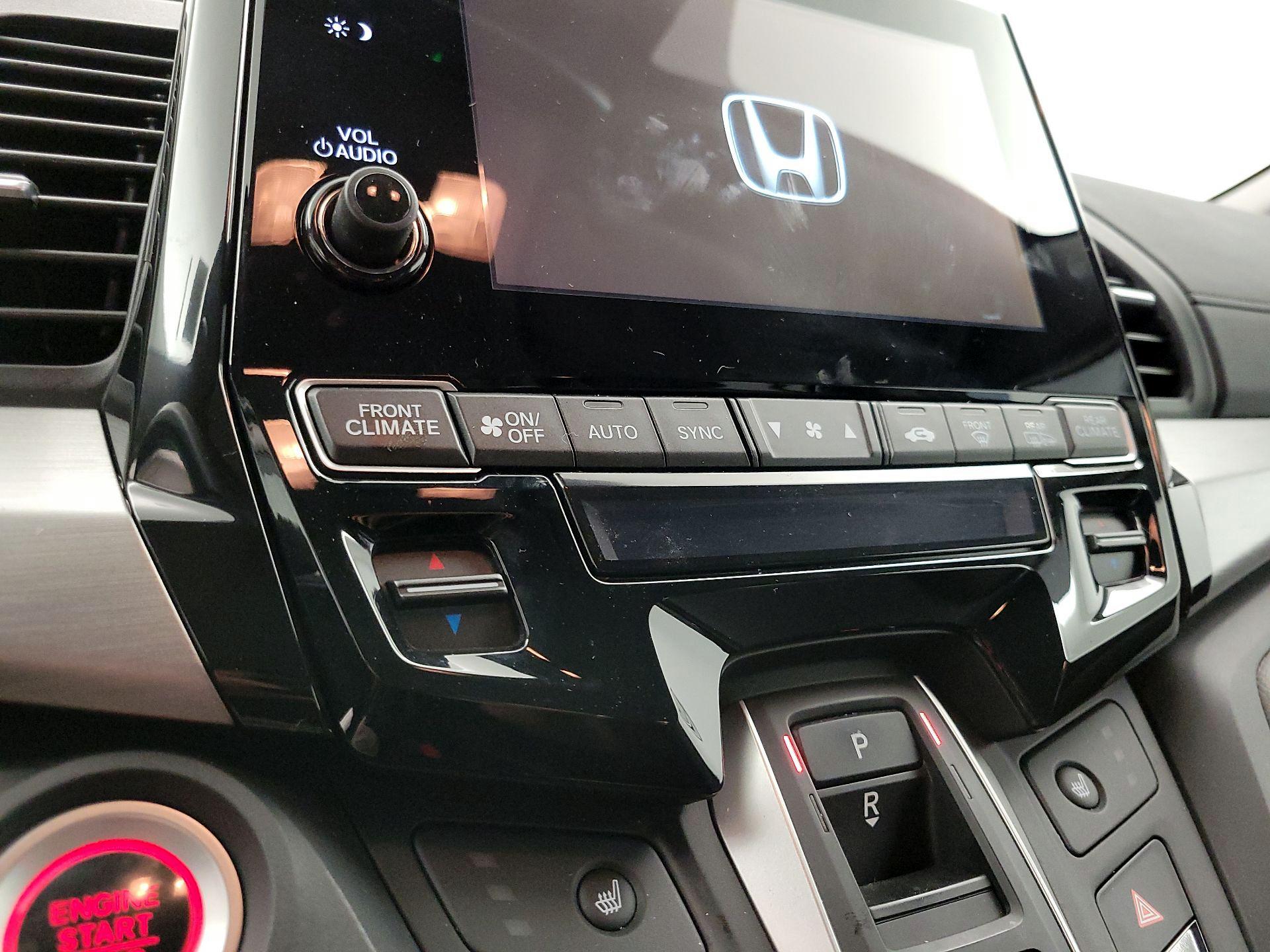 Thumbnail: 2019 Honda Odyssey - 16