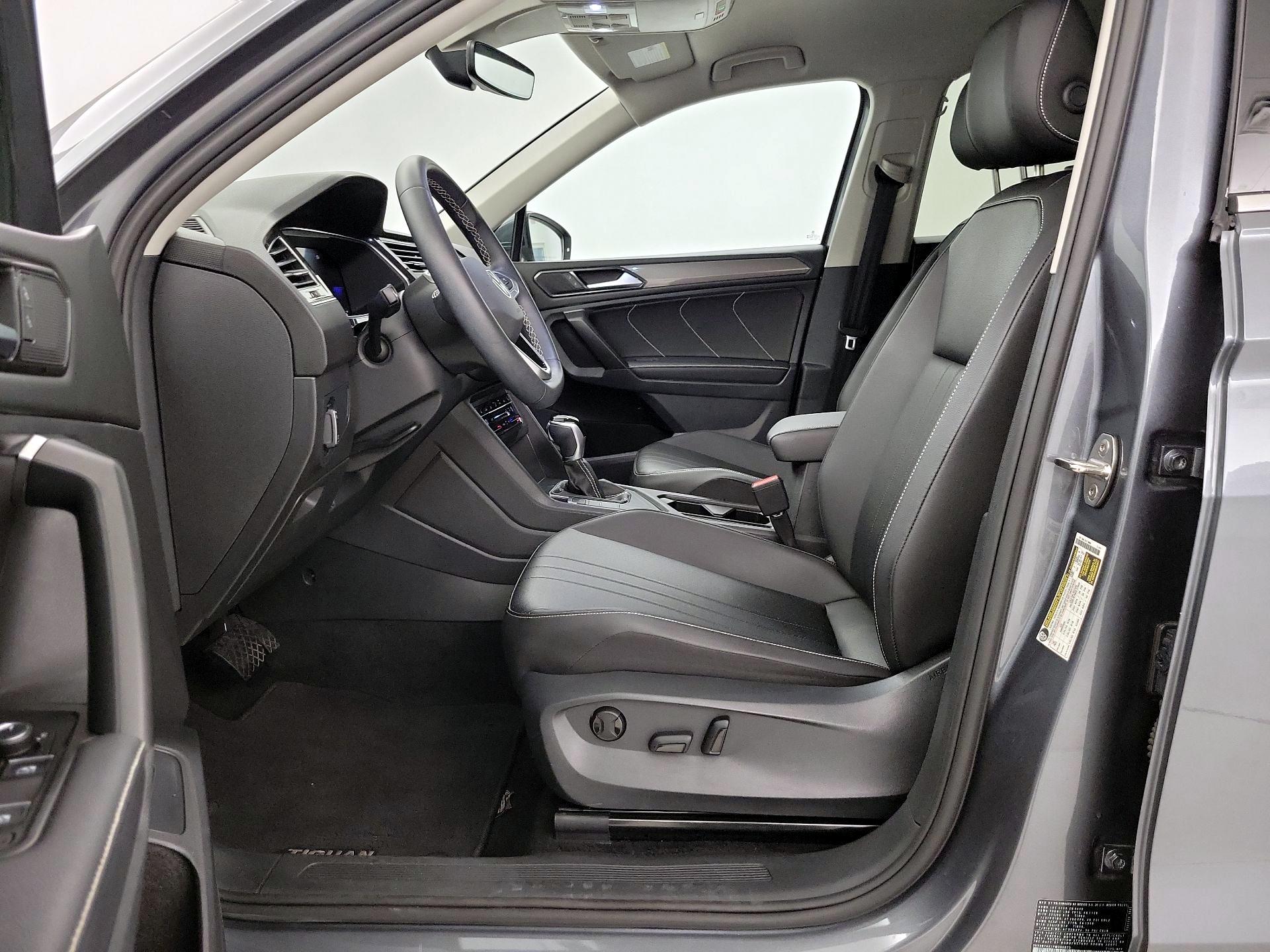 Thumbnail: 2023 Volkswagen Tiguan - 11