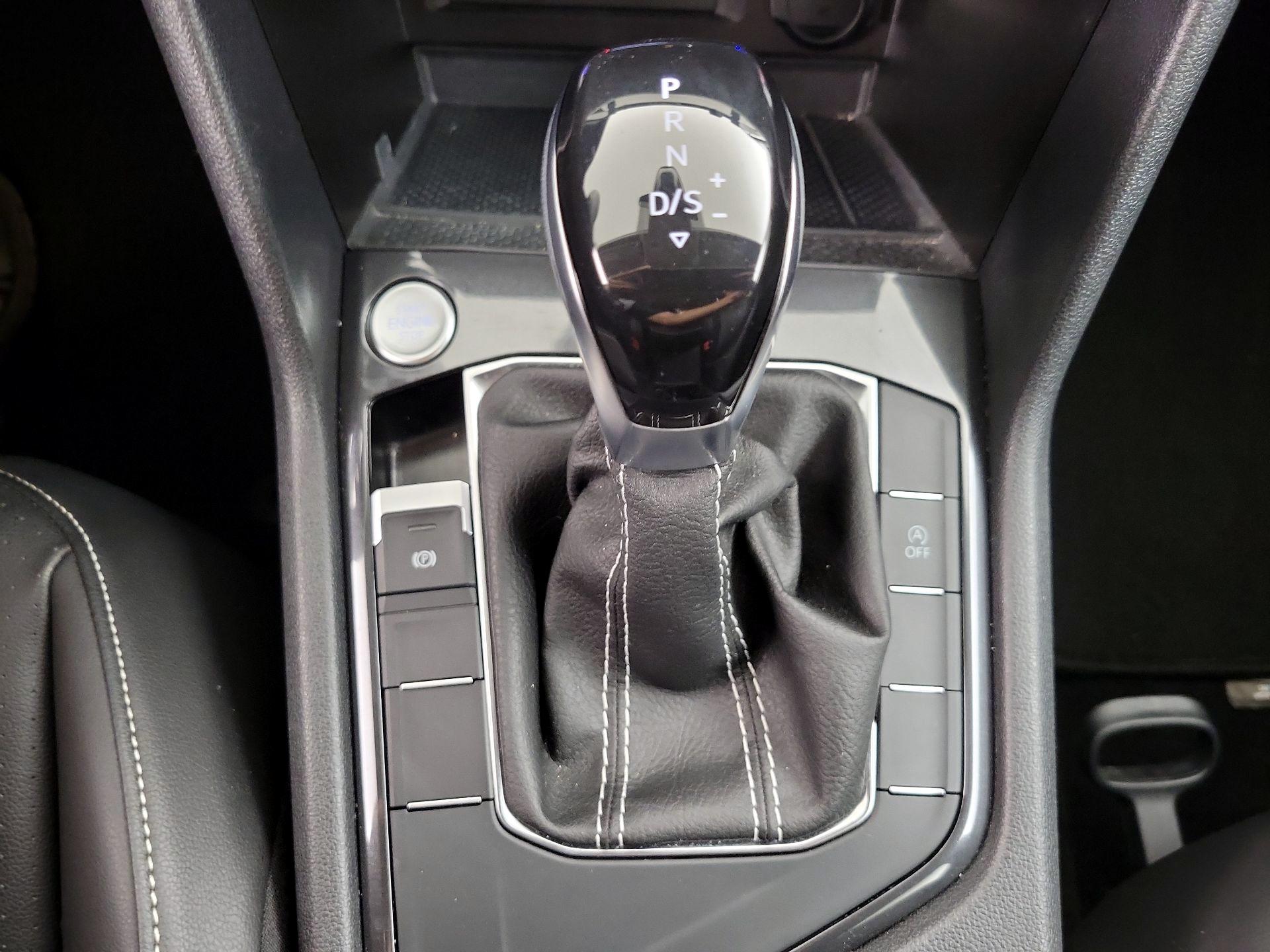 Thumbnail: 2023 Volkswagen Tiguan - 17