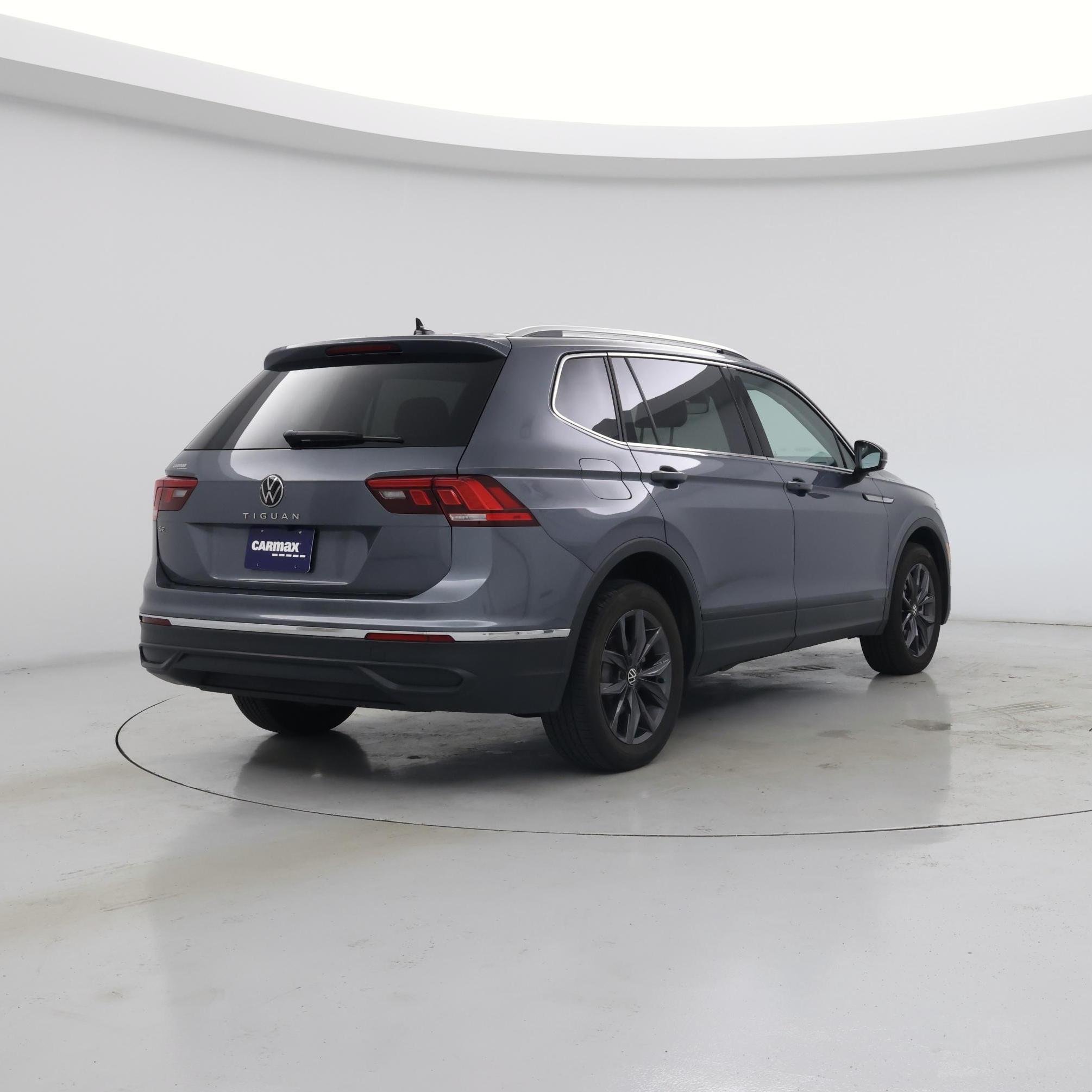 Thumbnail: 2023 Volkswagen Tiguan - 8