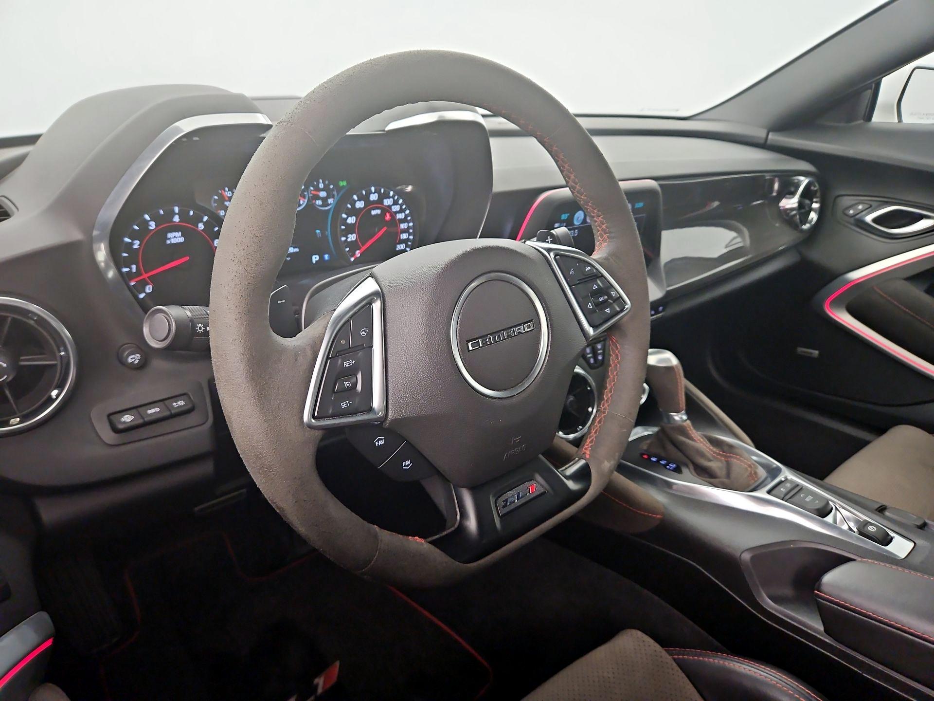 Thumbnail: 2018 Chevrolet Camaro - 9