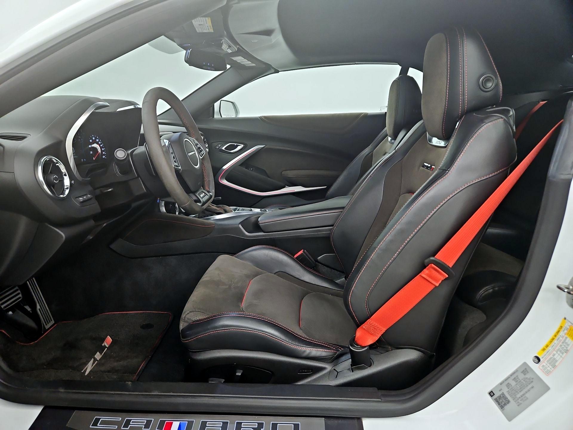 Thumbnail: 2018 Chevrolet Camaro - 11