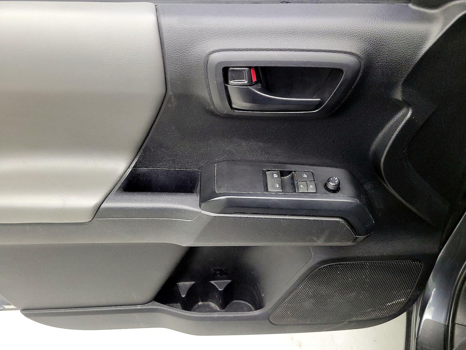 2023 Toyota Tacoma SR - Photo 13