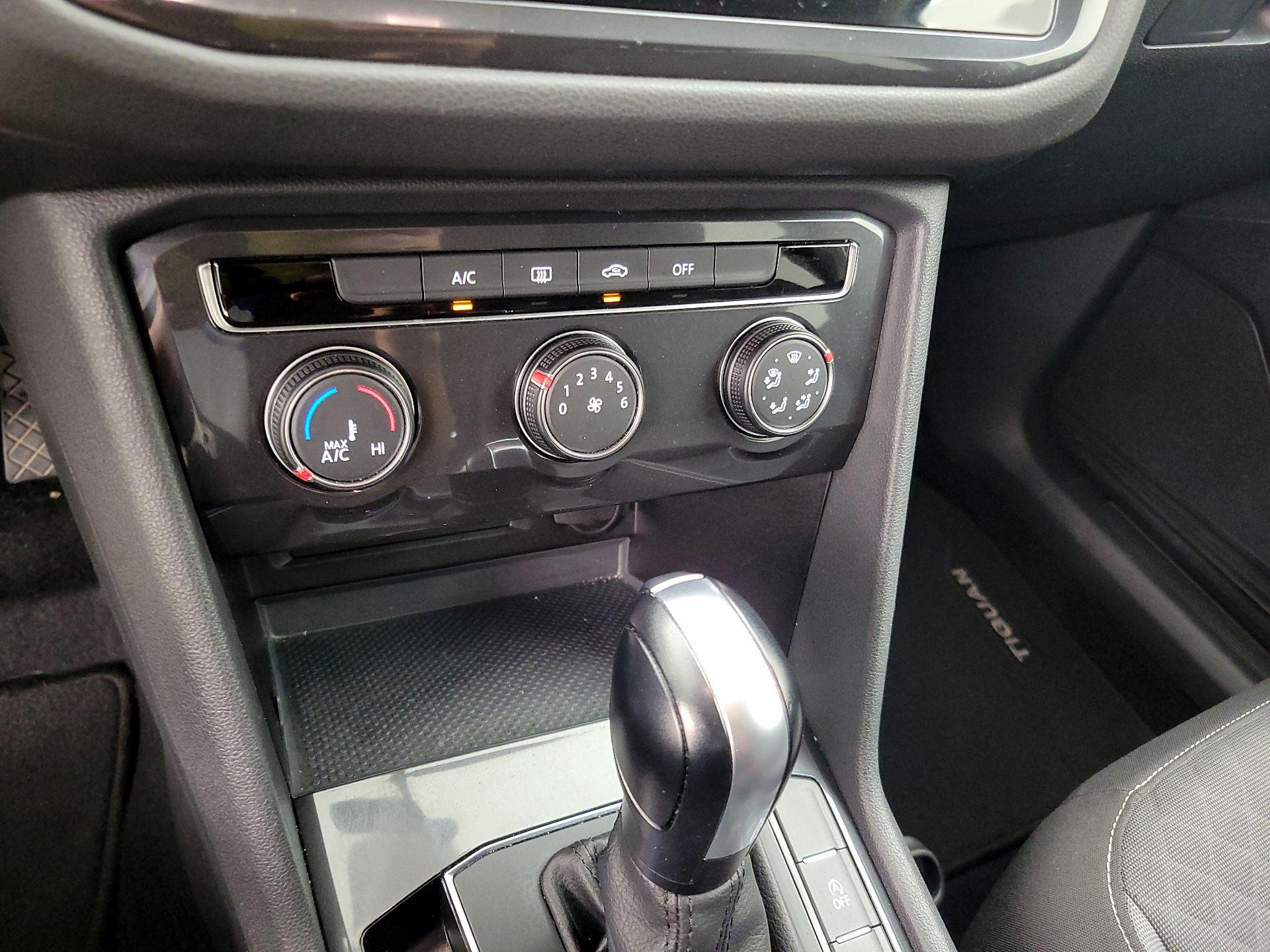 Thumbnail: 2021 Volkswagen Tiguan - 16