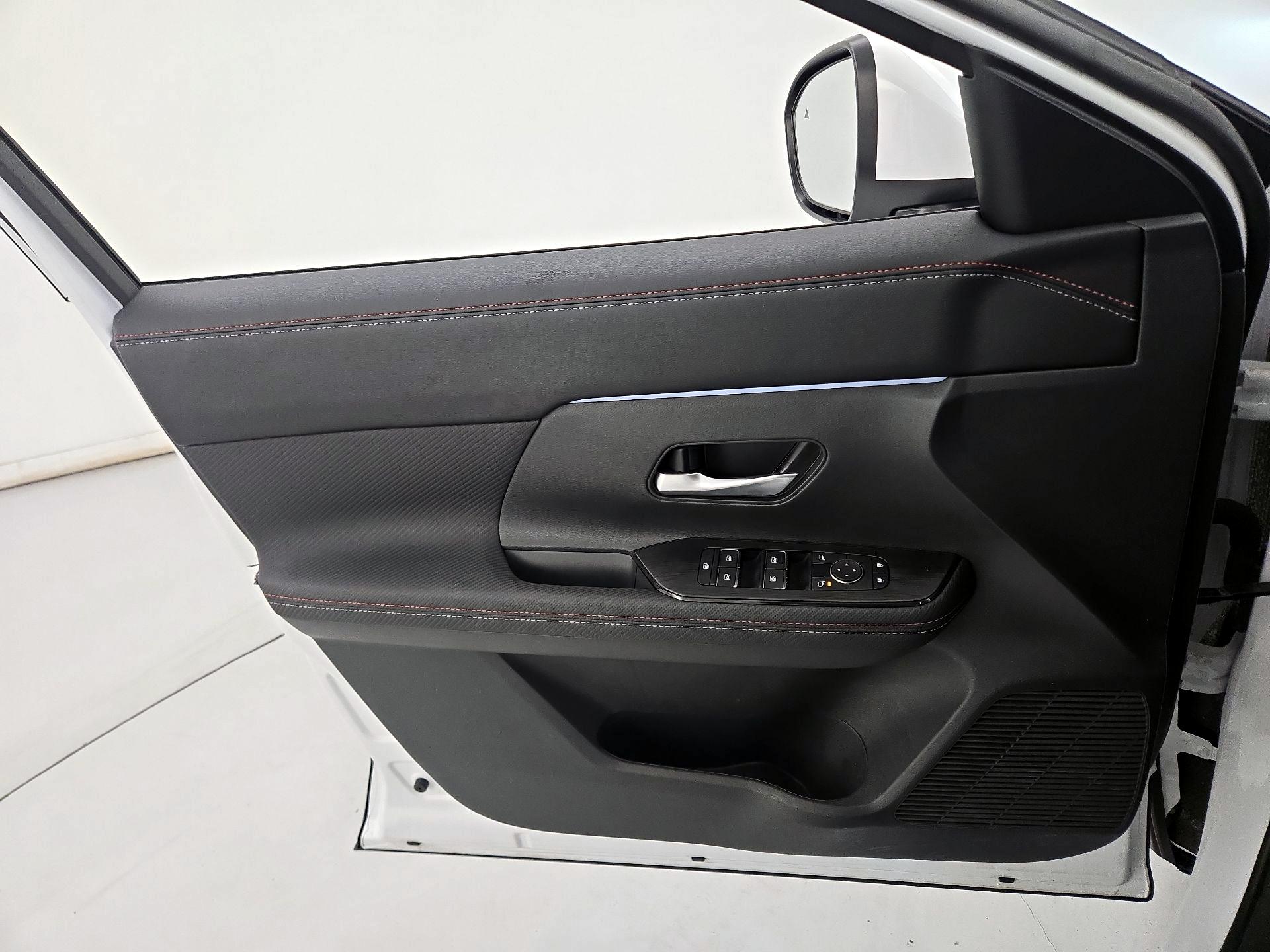 Thumbnail: 2025 Nissan Kicks - 12