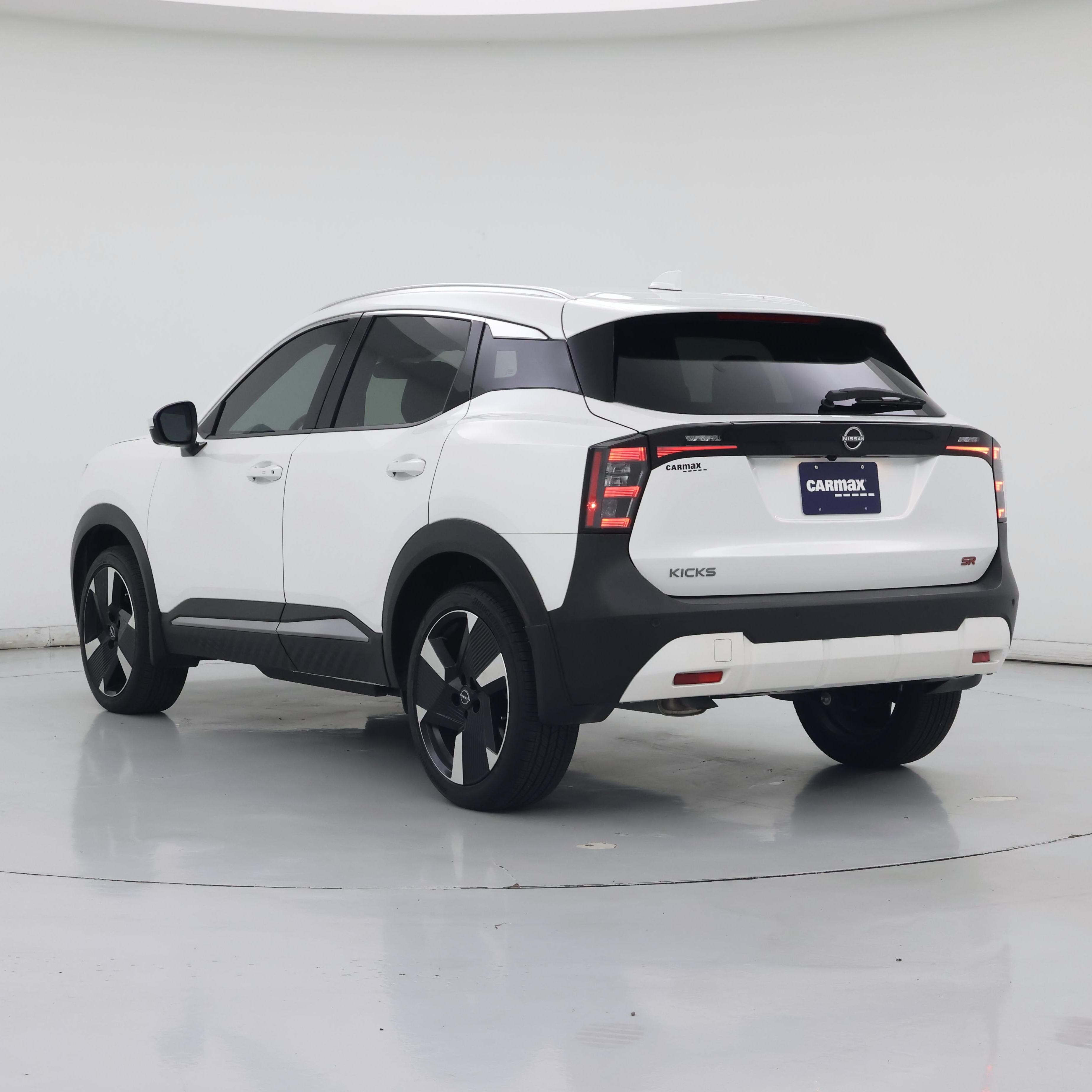 Thumbnail: 2025 Nissan Kicks - 2