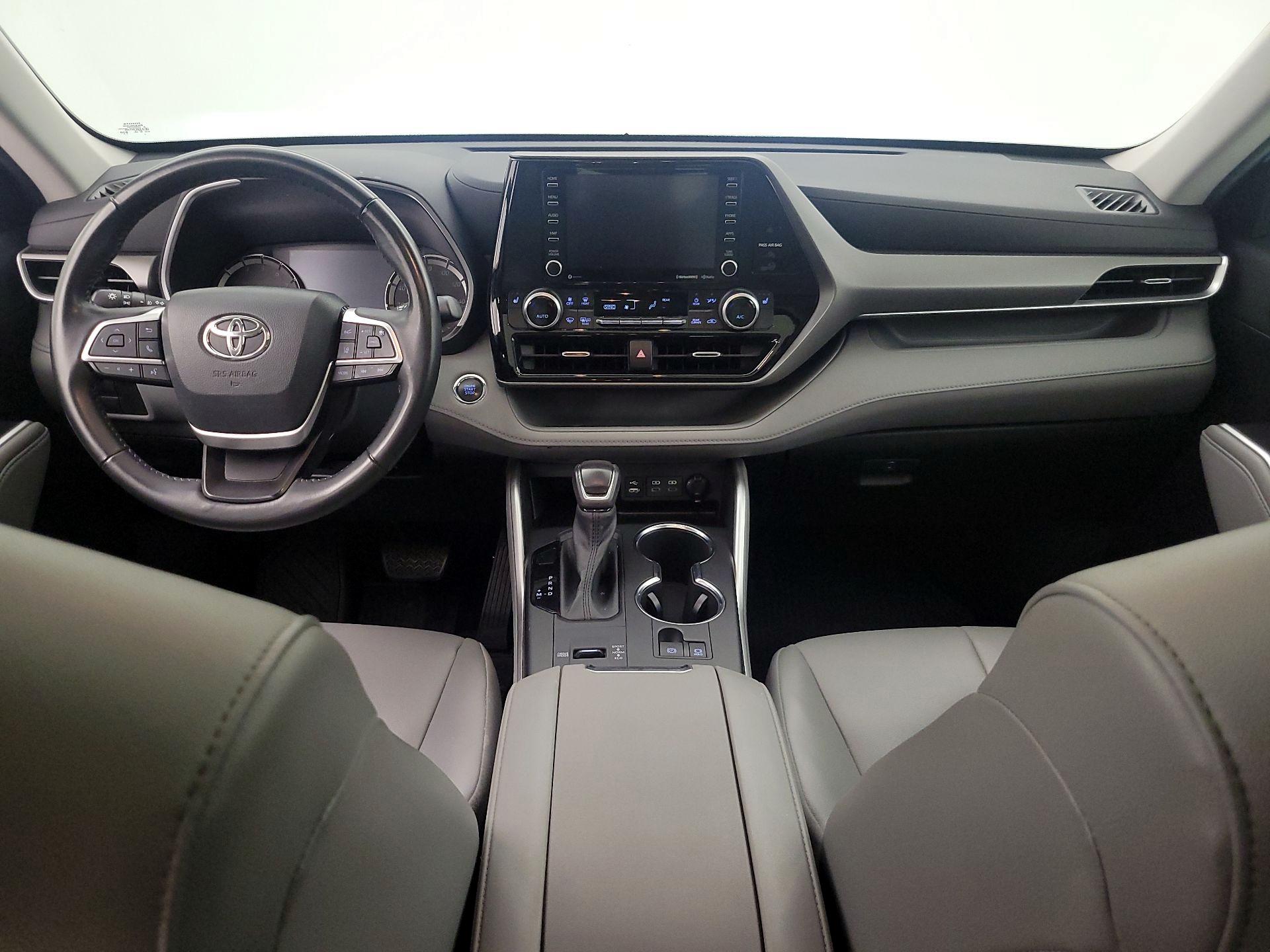 Thumbnail: 2022 Toyota Highlander - 9