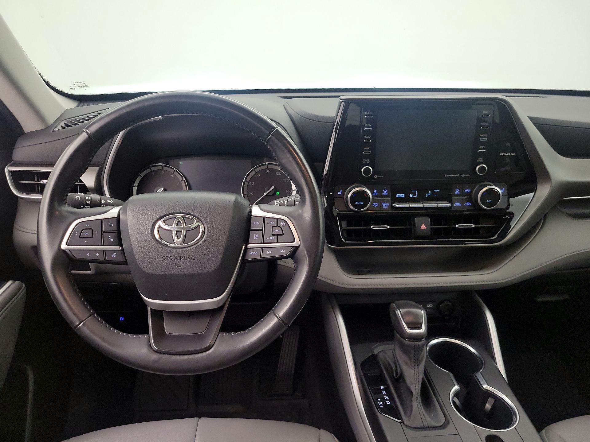 Thumbnail: 2022 Toyota Highlander - 10