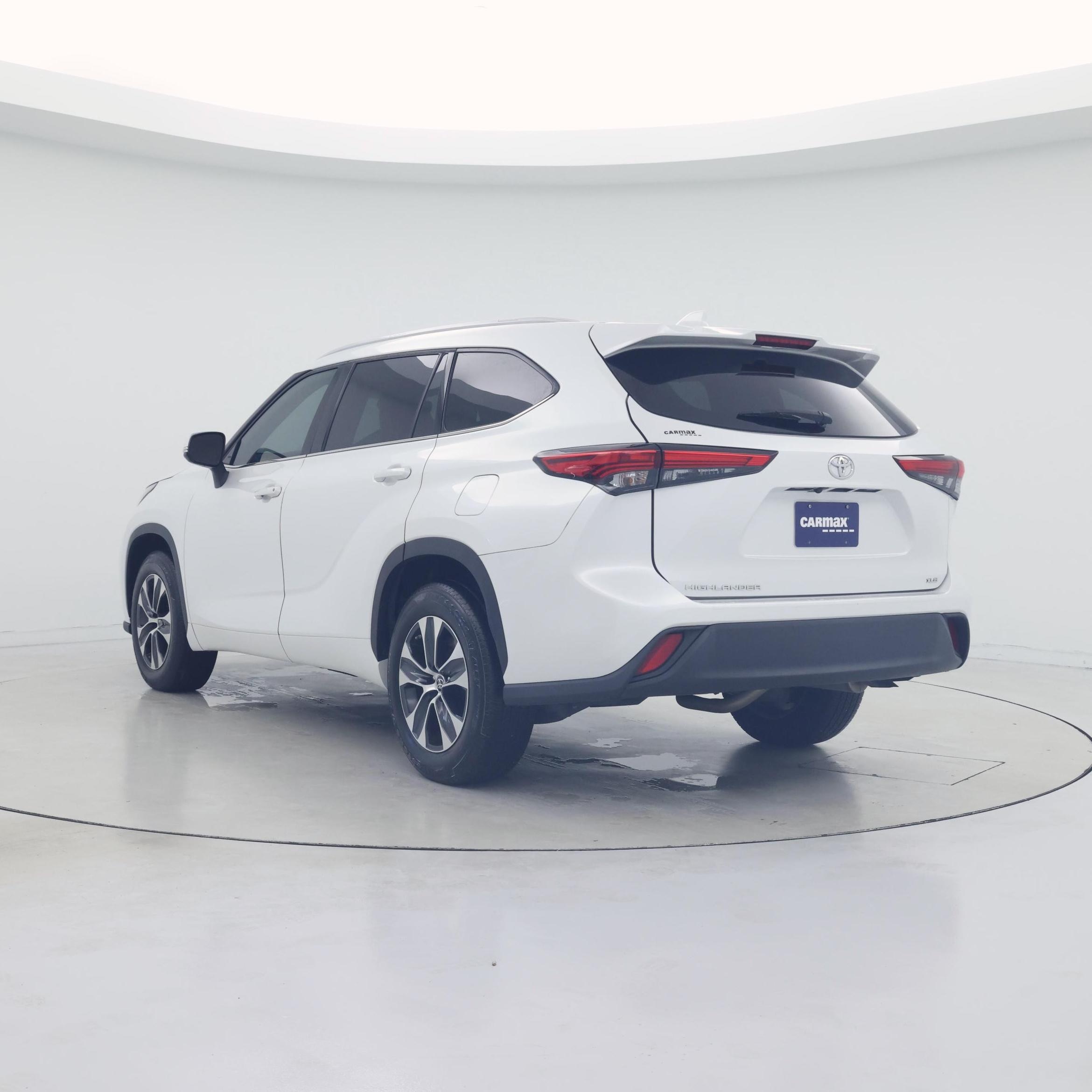 Thumbnail: 2022 Toyota Highlander - 2