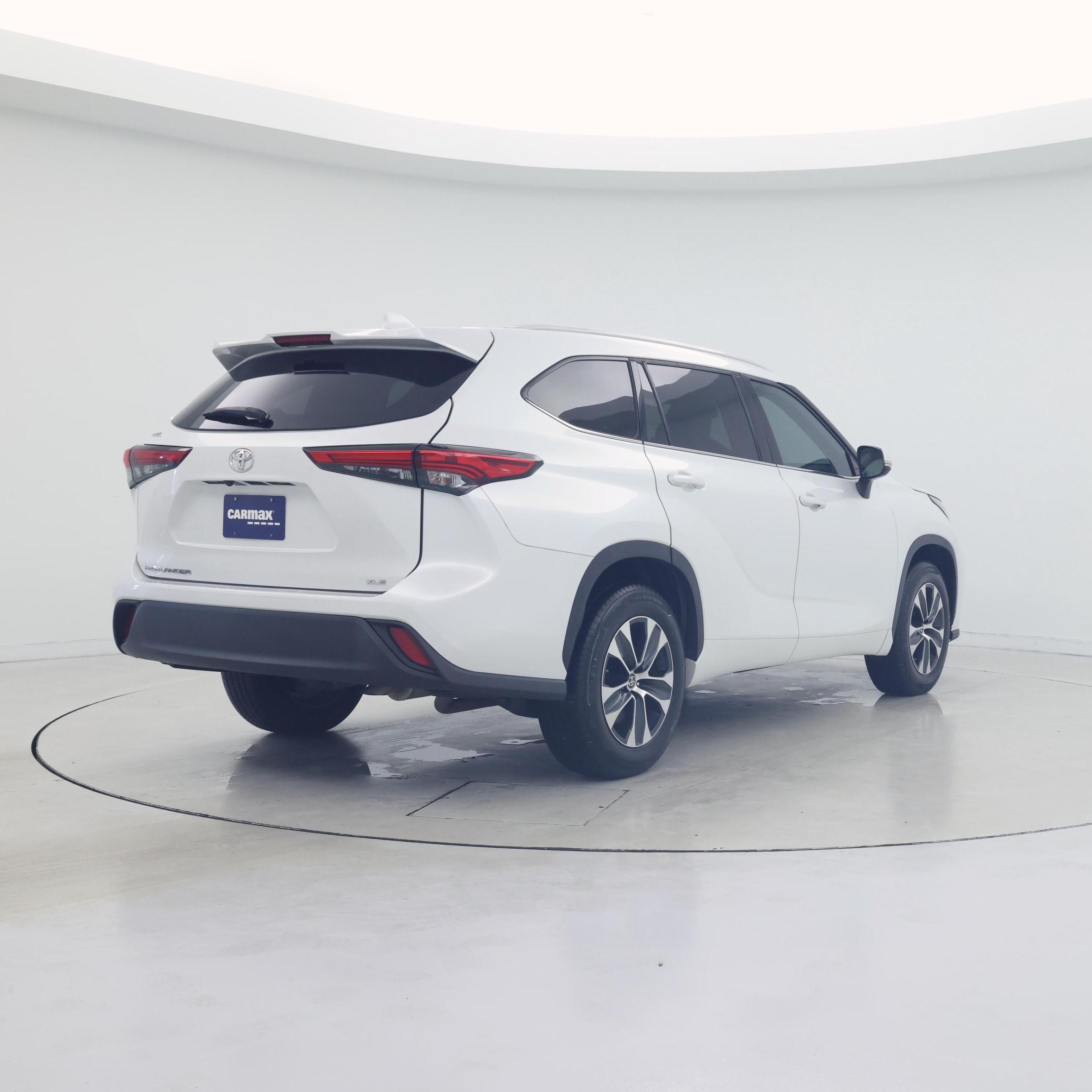 Thumbnail: 2022 Toyota Highlander - 8