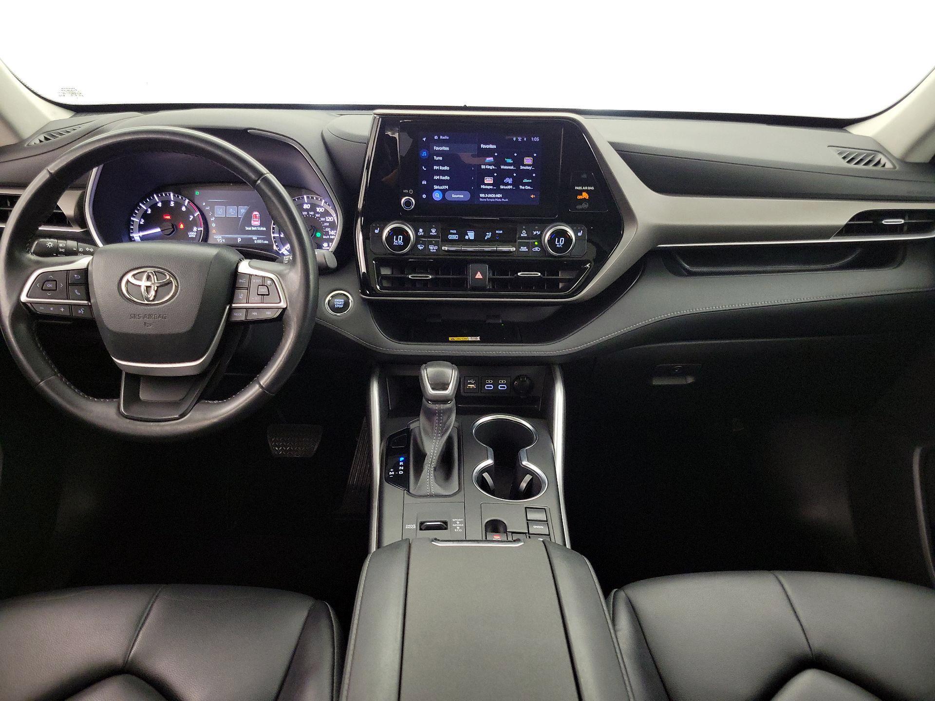 Thumbnail: 2023 Toyota Highlander - 9