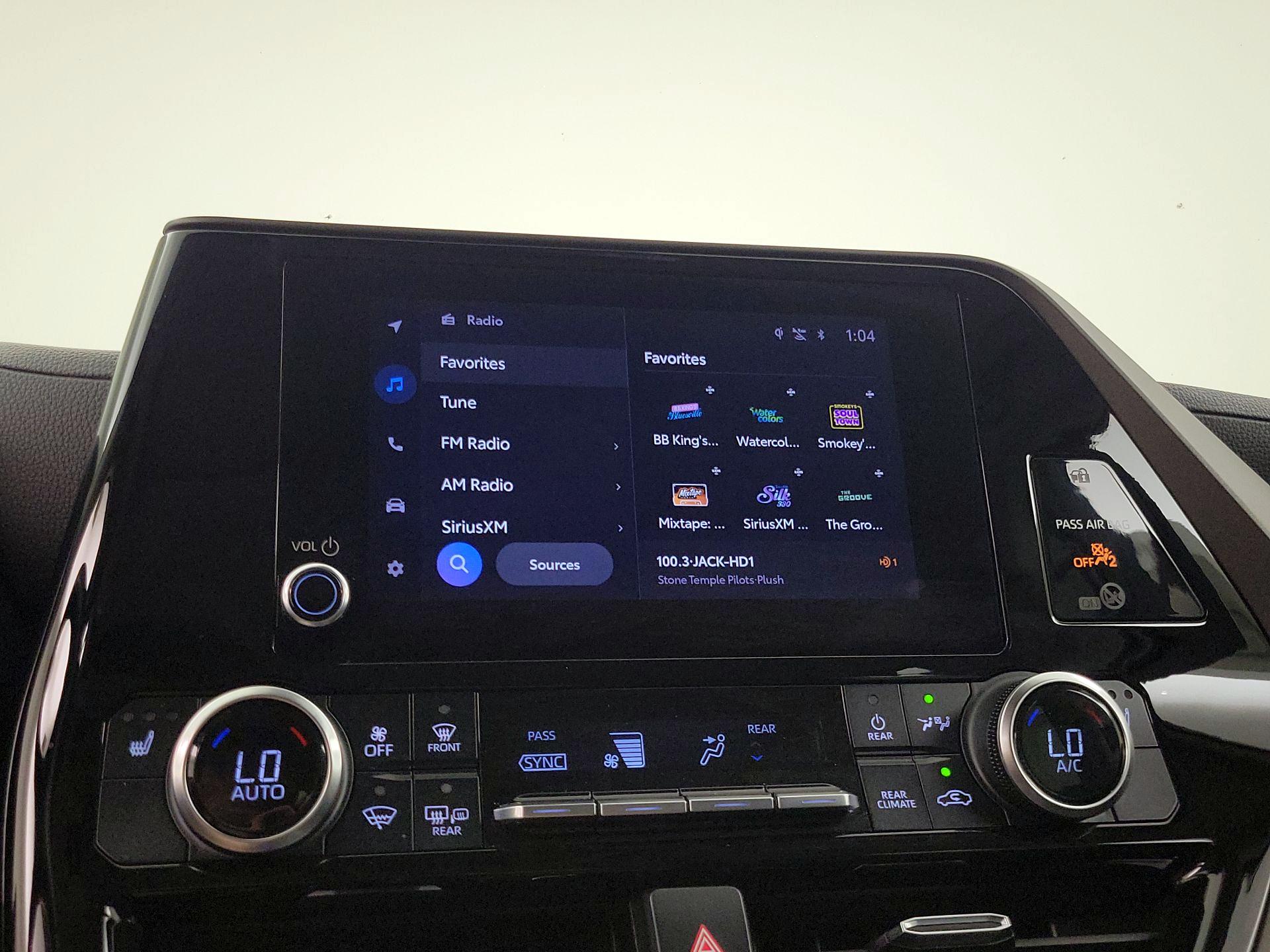 Thumbnail: 2023 Toyota Highlander - 15