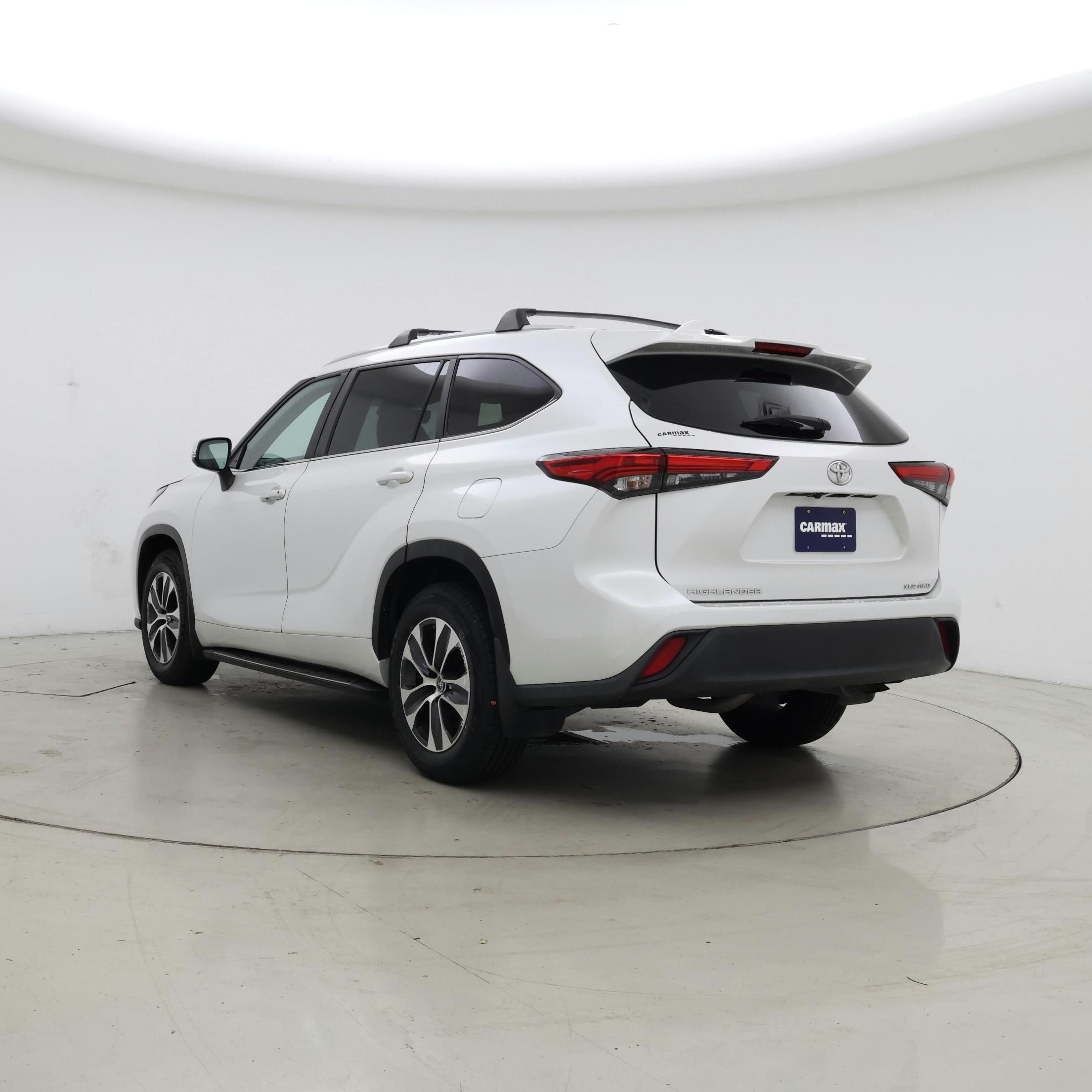 Thumbnail: 2023 Toyota Highlander - 2