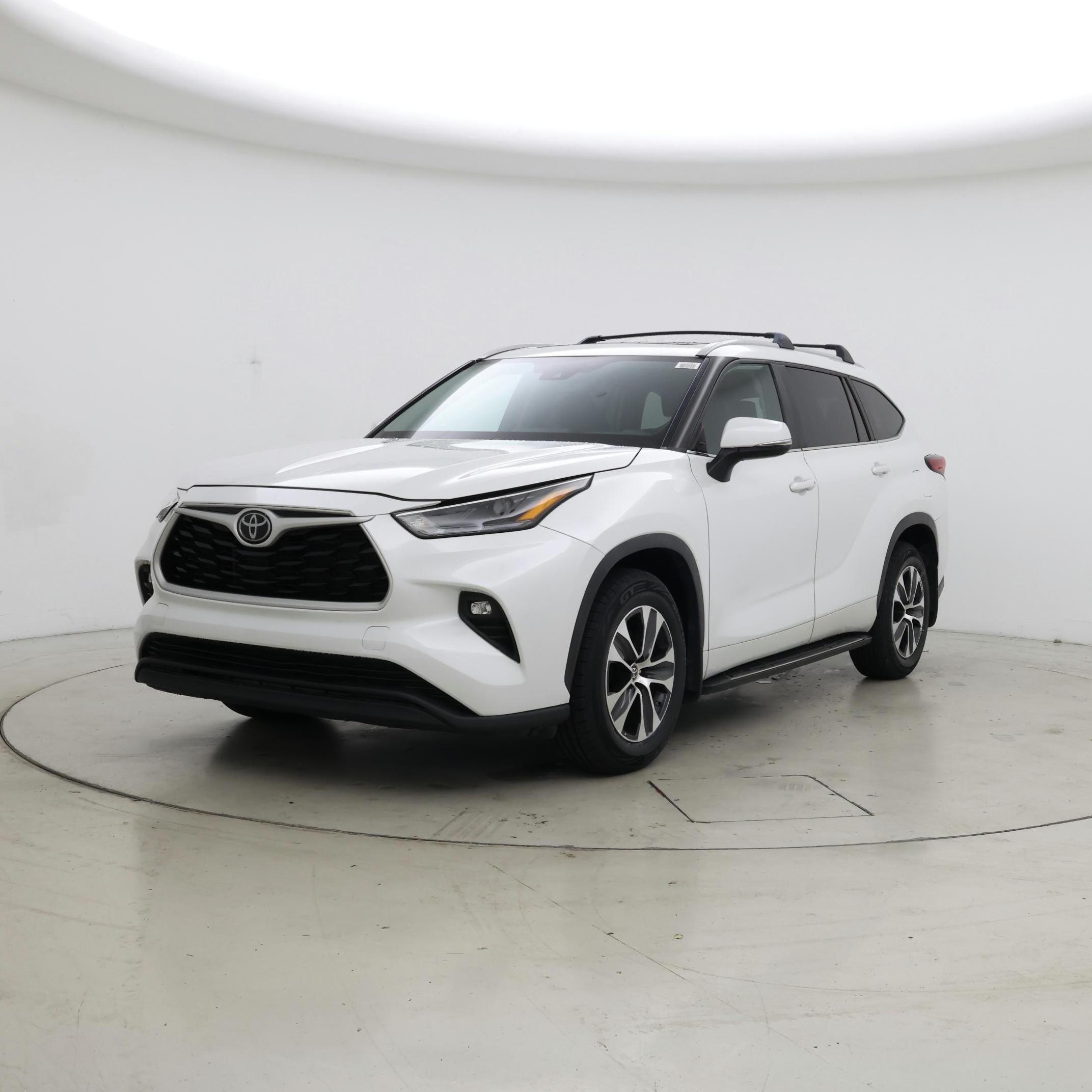 Thumbnail: 2023 Toyota Highlander - 4