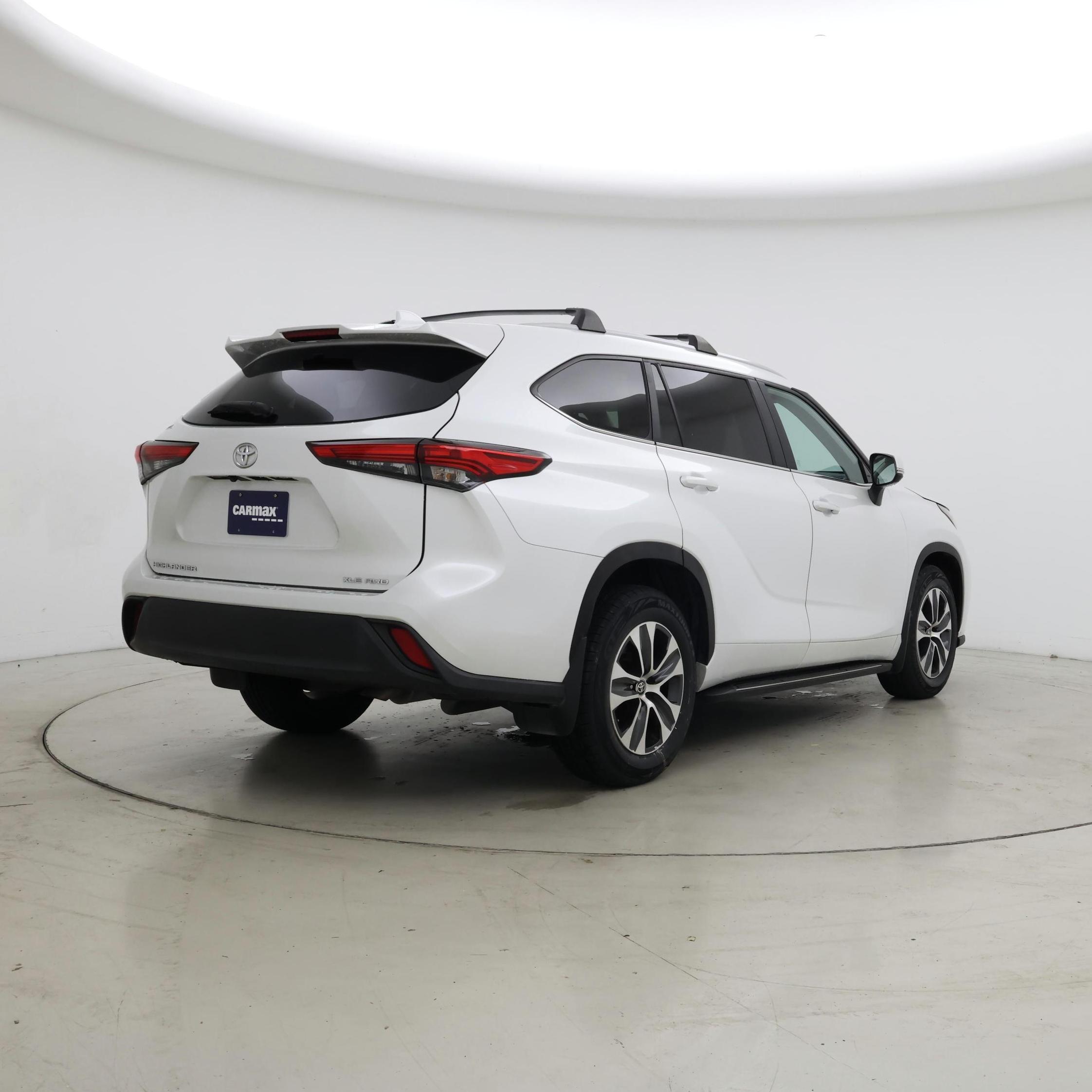Thumbnail: 2023 Toyota Highlander - 8
