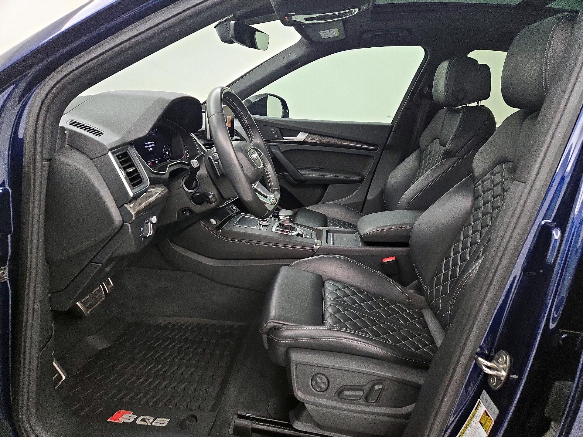 Thumbnail: 2019 Audi SQ5 - 11