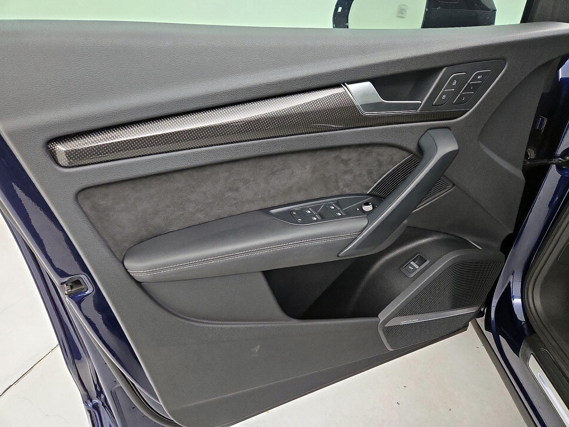 Thumbnail: 2019 Audi SQ5 - 12