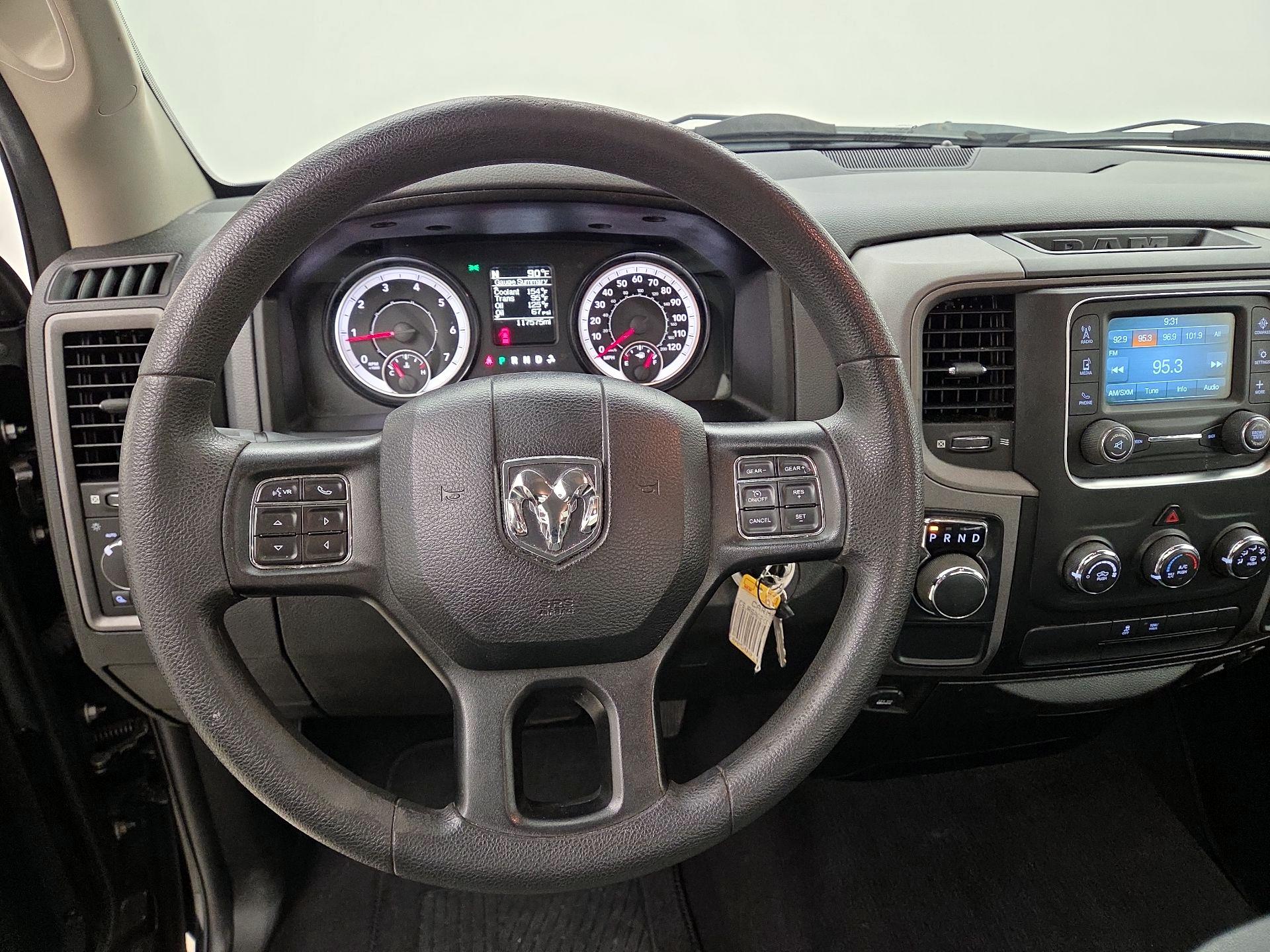Thumbnail: 2019 RAM 1500 Classic - 10