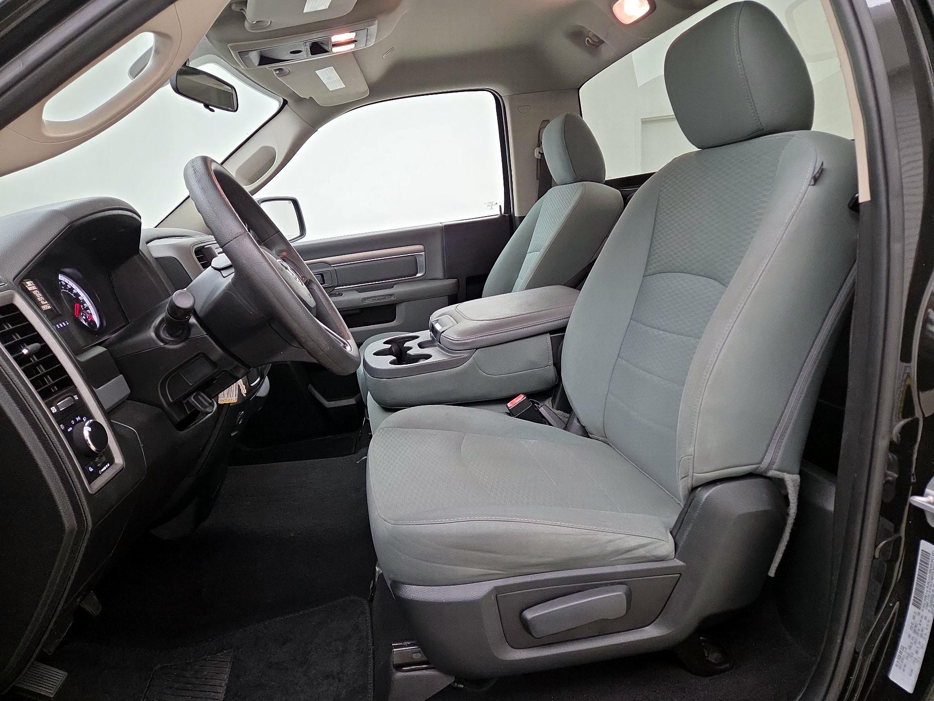 Thumbnail: 2019 RAM 1500 Classic - 11