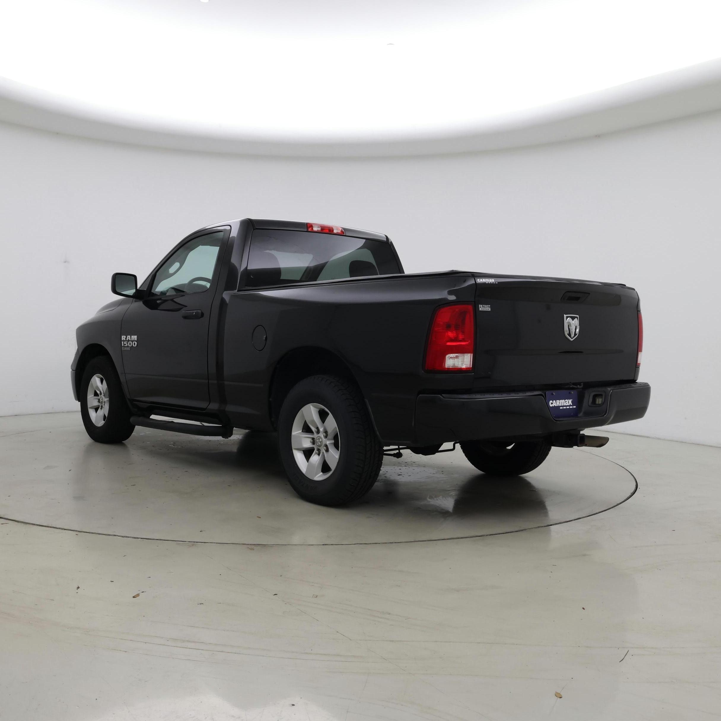 Thumbnail: 2019 RAM 1500 Classic - 2