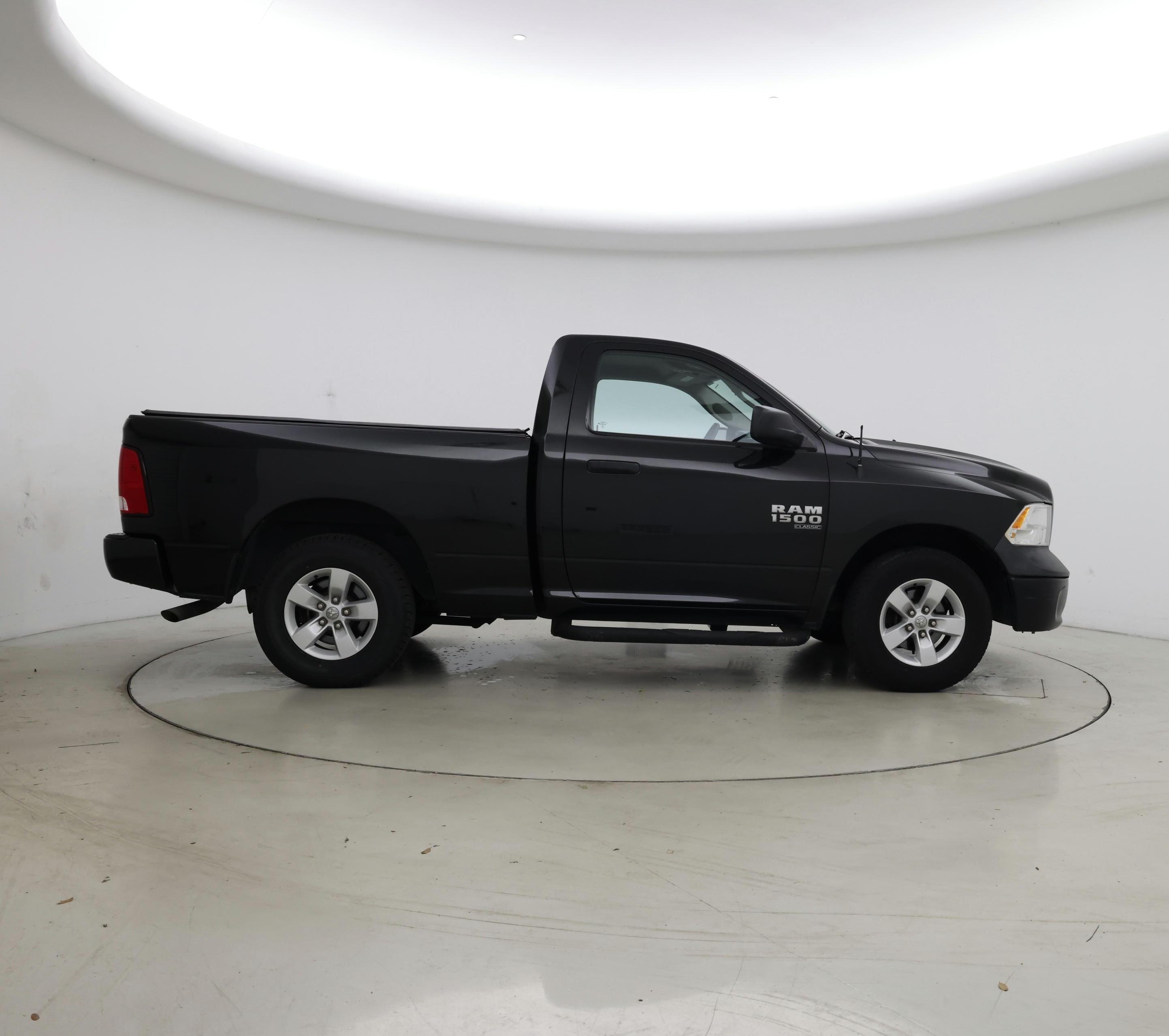 Thumbnail: 2019 RAM 1500 Classic - 7