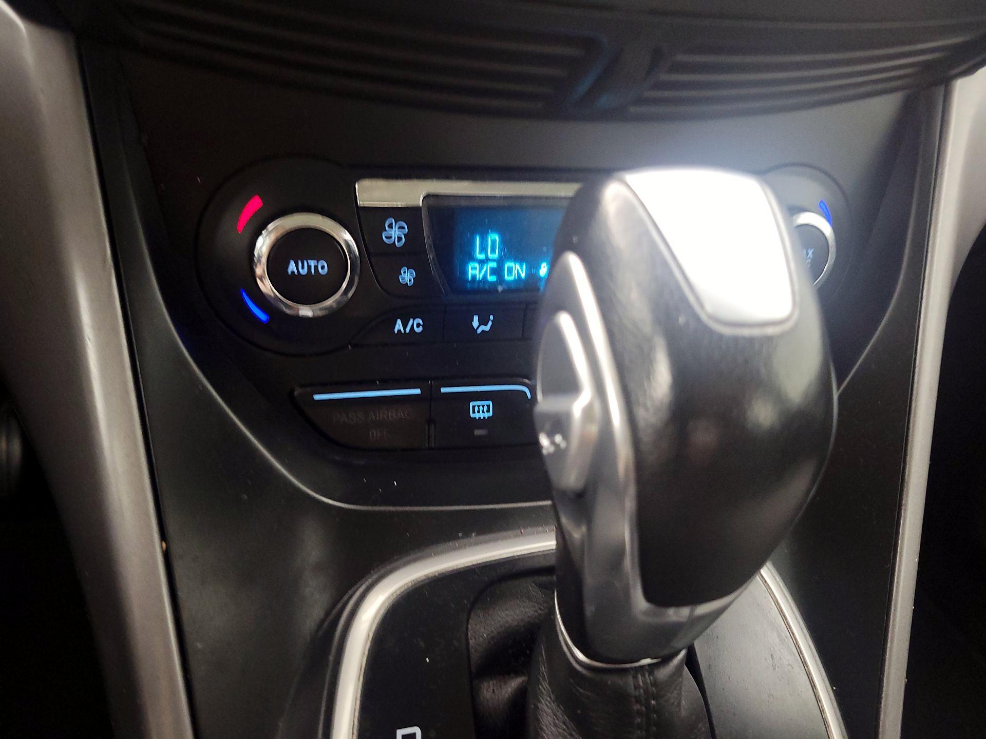 Thumbnail: 2015 Ford C-Max - 15