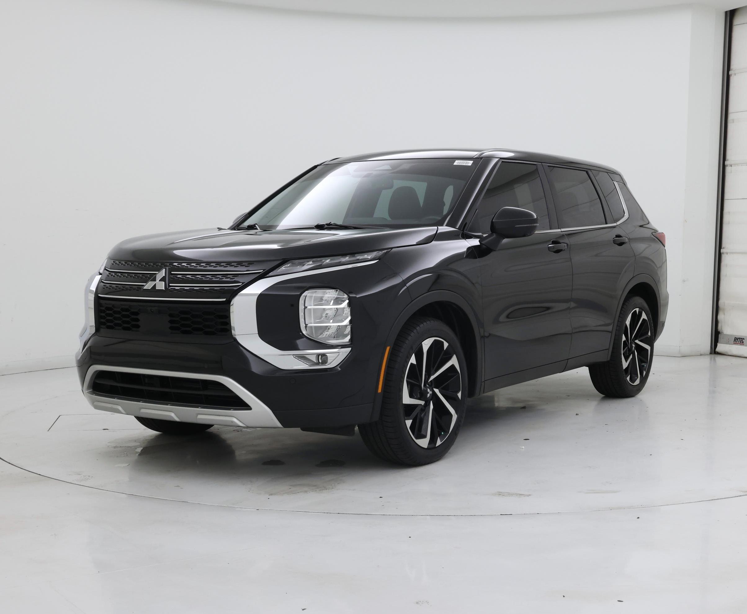 Thumbnail: 2023 Mitsubishi Outlander - 4