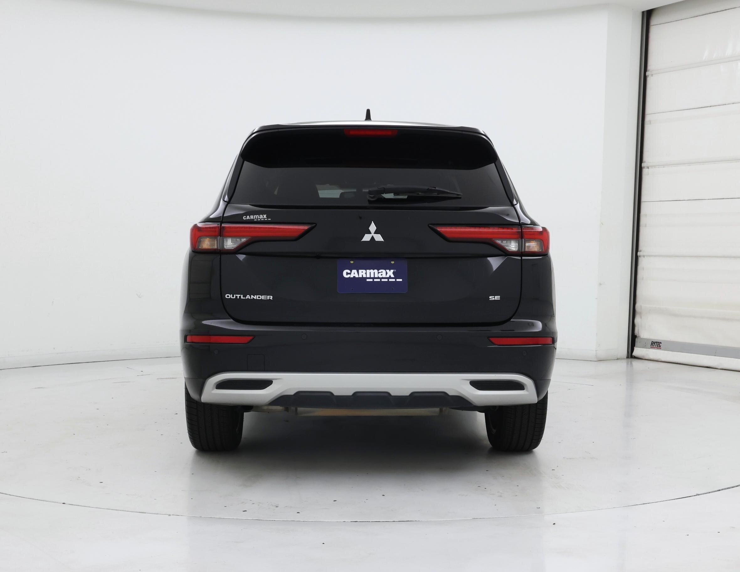 Thumbnail: 2023 Mitsubishi Outlander - 6