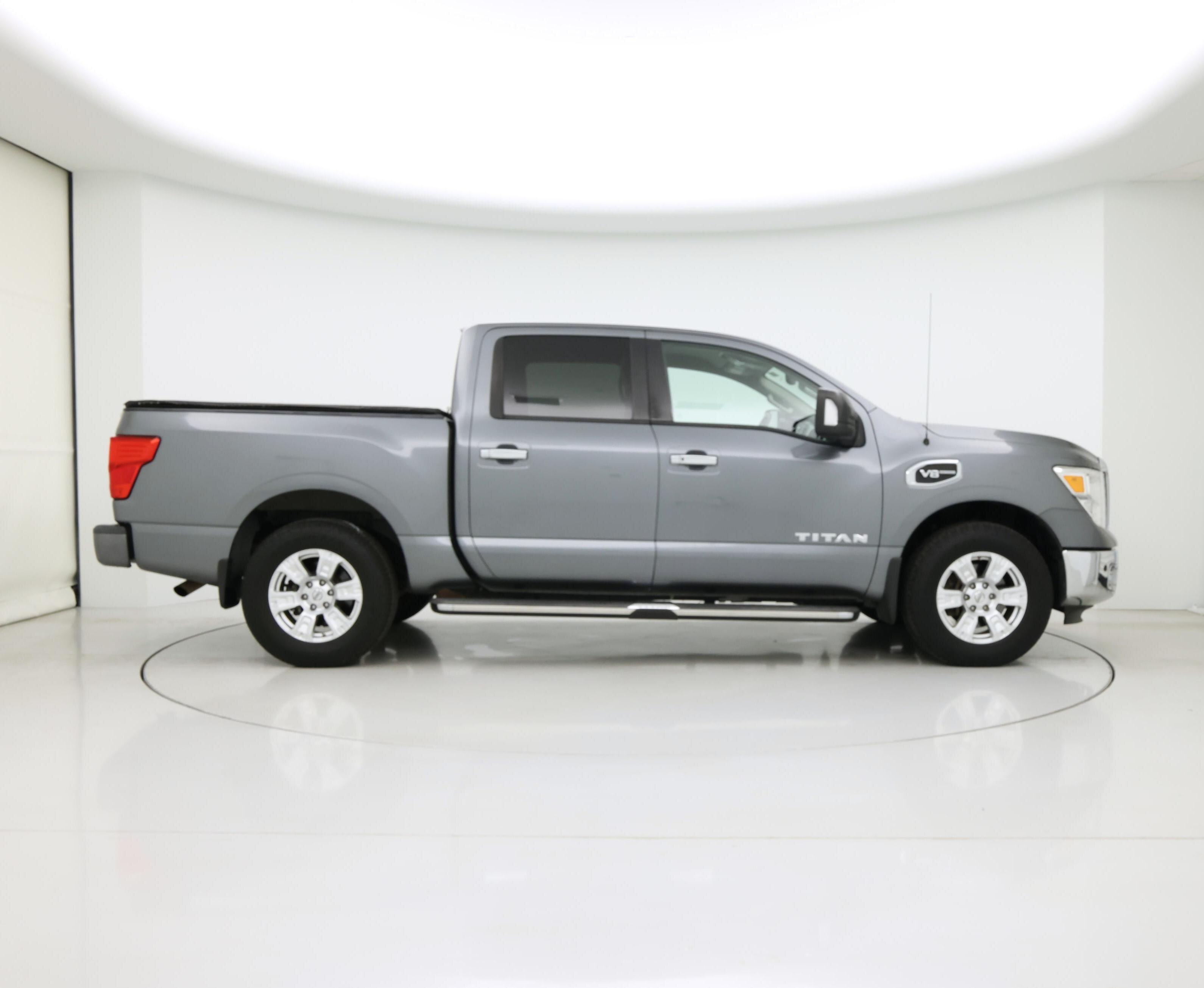 Thumbnail: 2017 Nissan Titan - 7