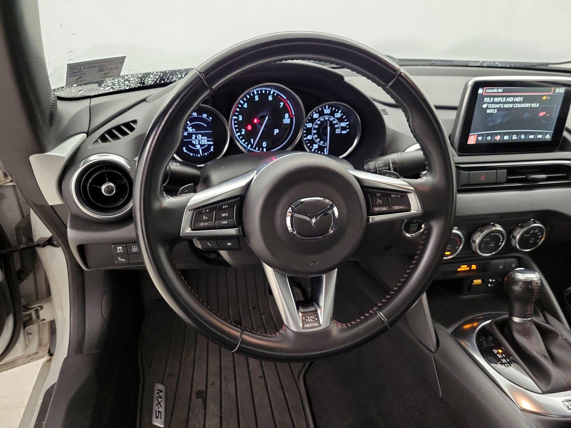 Thumbnail: 2016 Mazda MX-5 Miata - 10