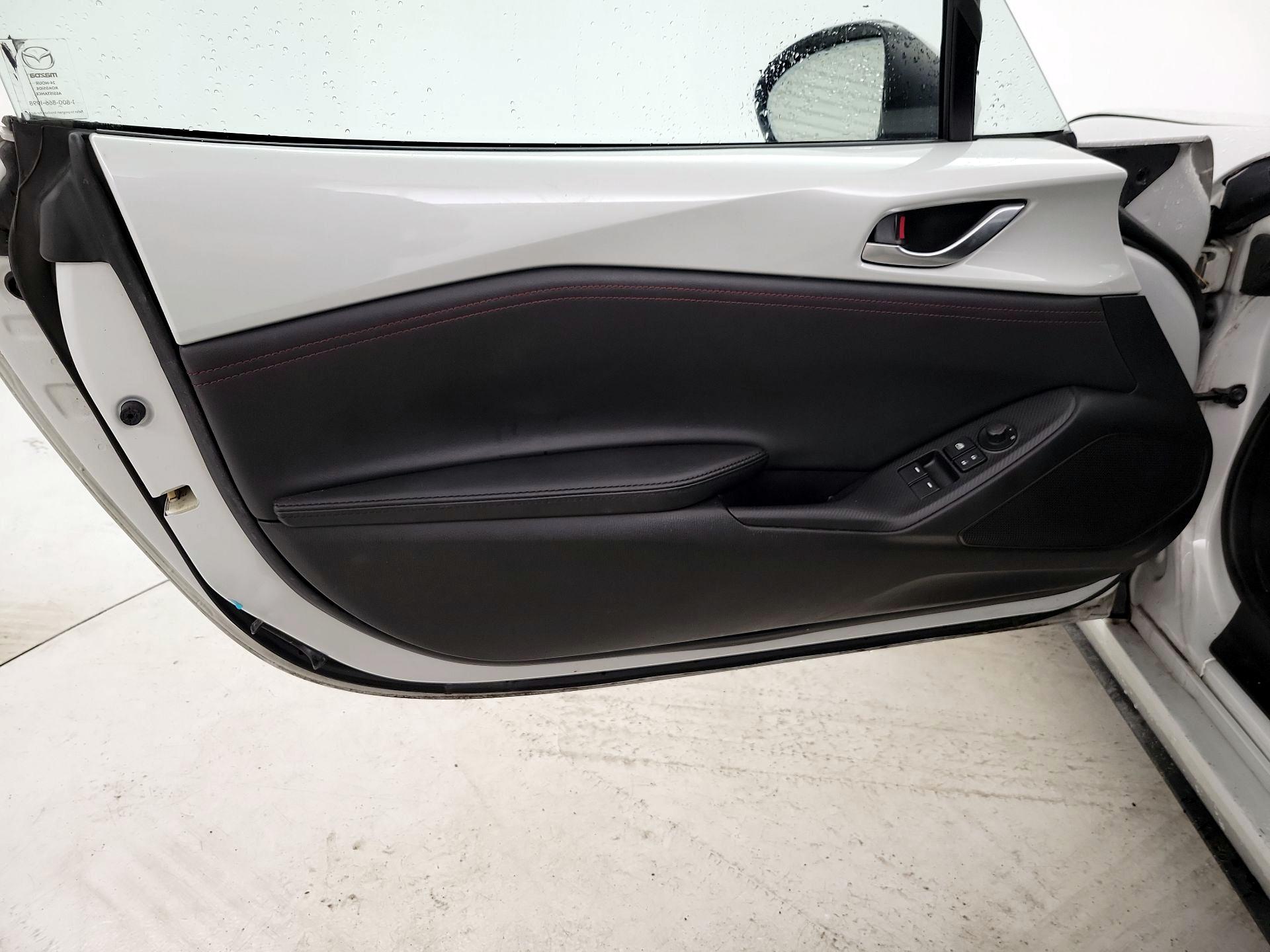 Thumbnail: 2016 Mazda MX-5 Miata - 12