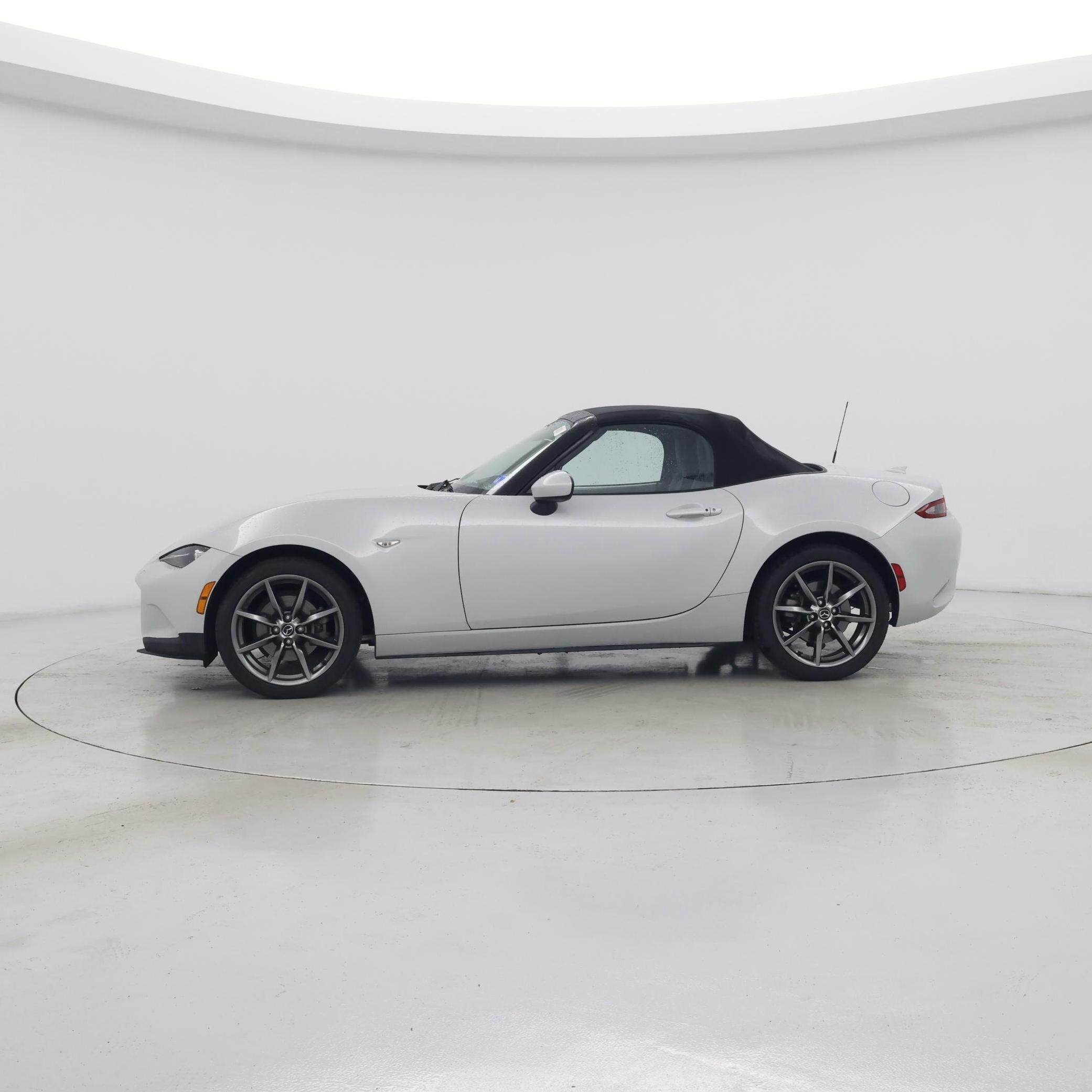 Thumbnail: 2016 Mazda MX-5 Miata - 3