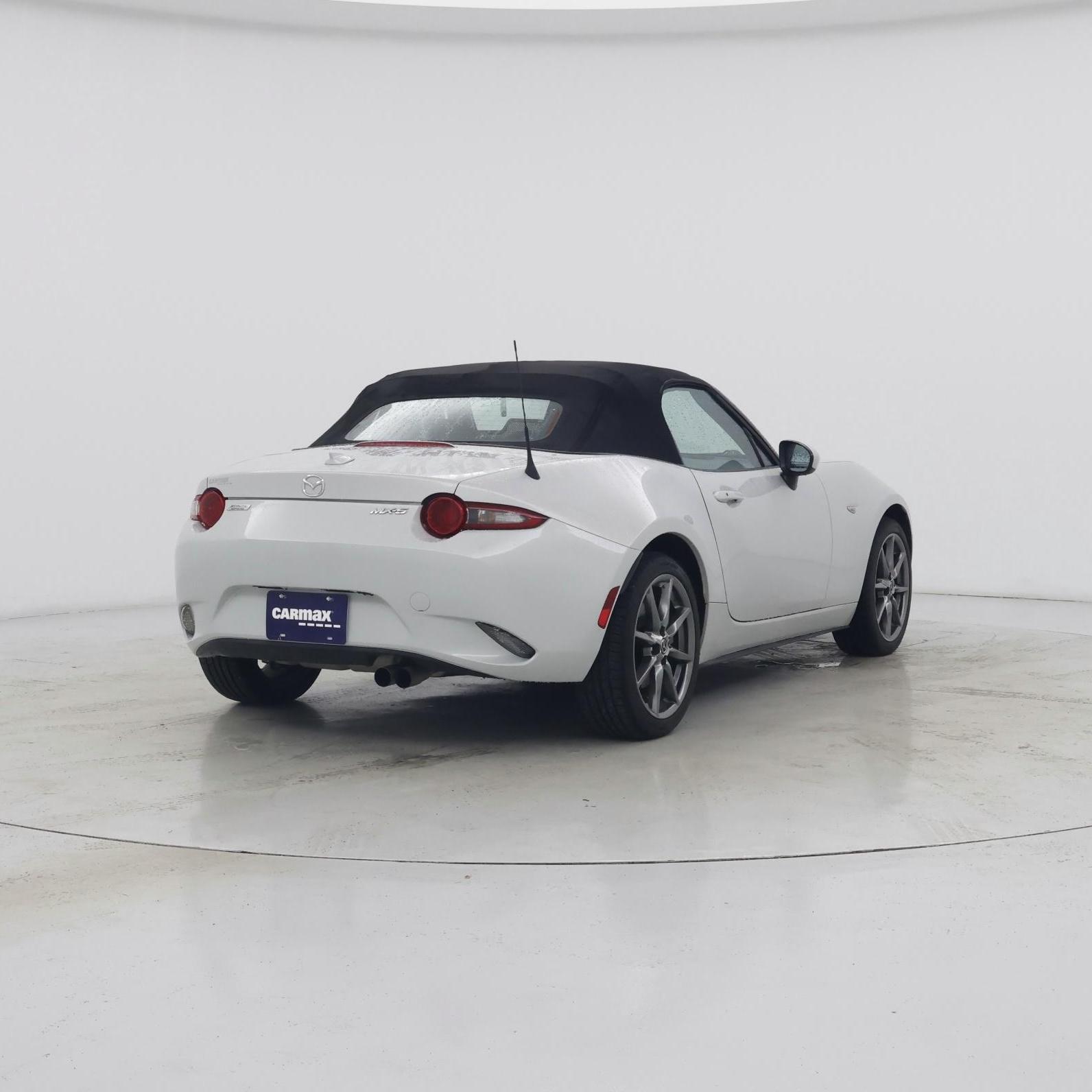 Thumbnail: 2016 Mazda MX-5 Miata - 8