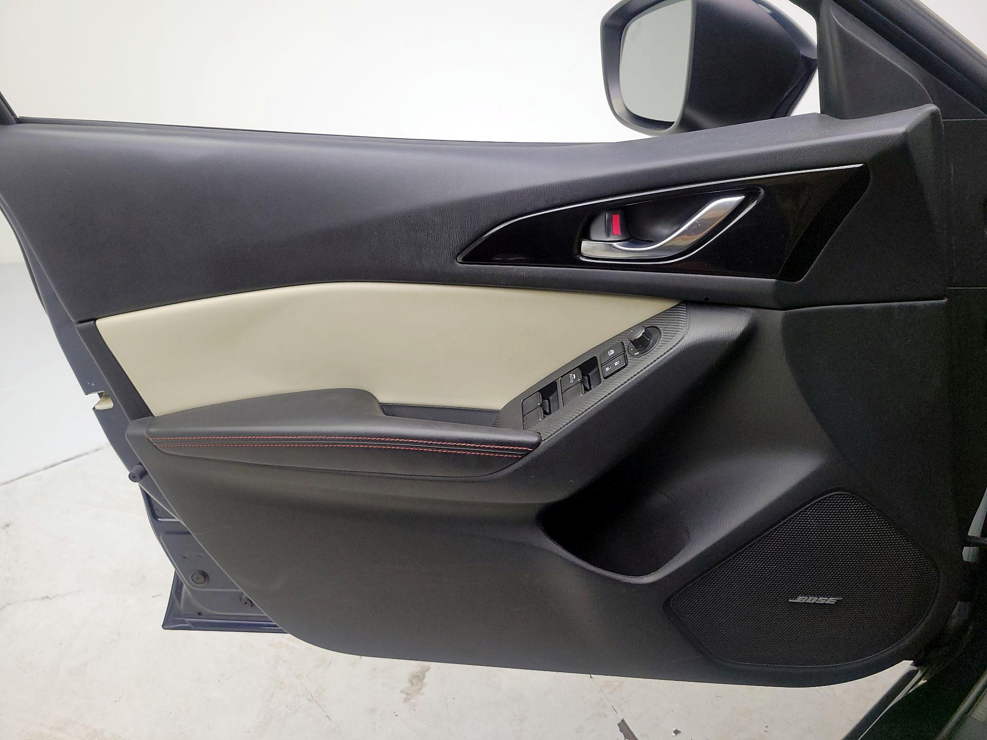 Thumbnail: 2015 Mazda Mazda3 - 12