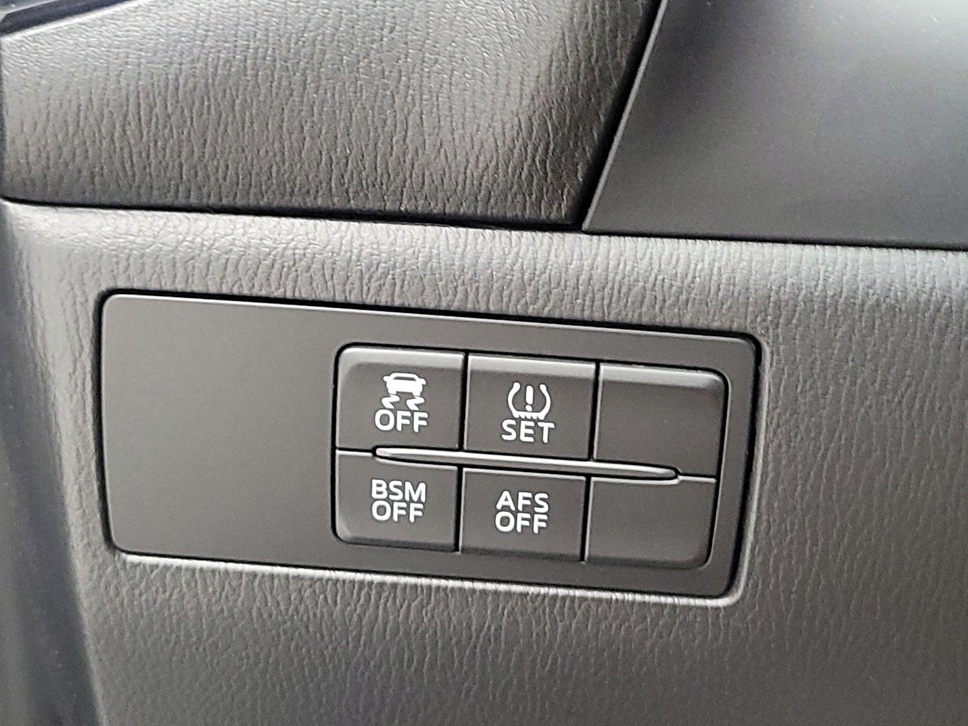 Thumbnail: 2015 Mazda Mazda3 - 13