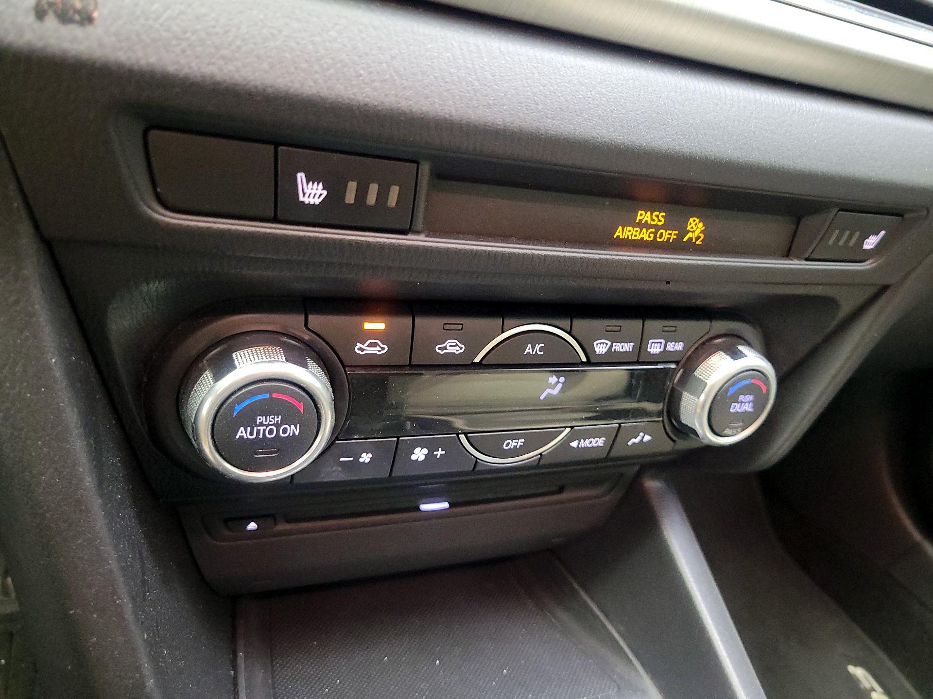 Thumbnail: 2015 Mazda Mazda3 - 17