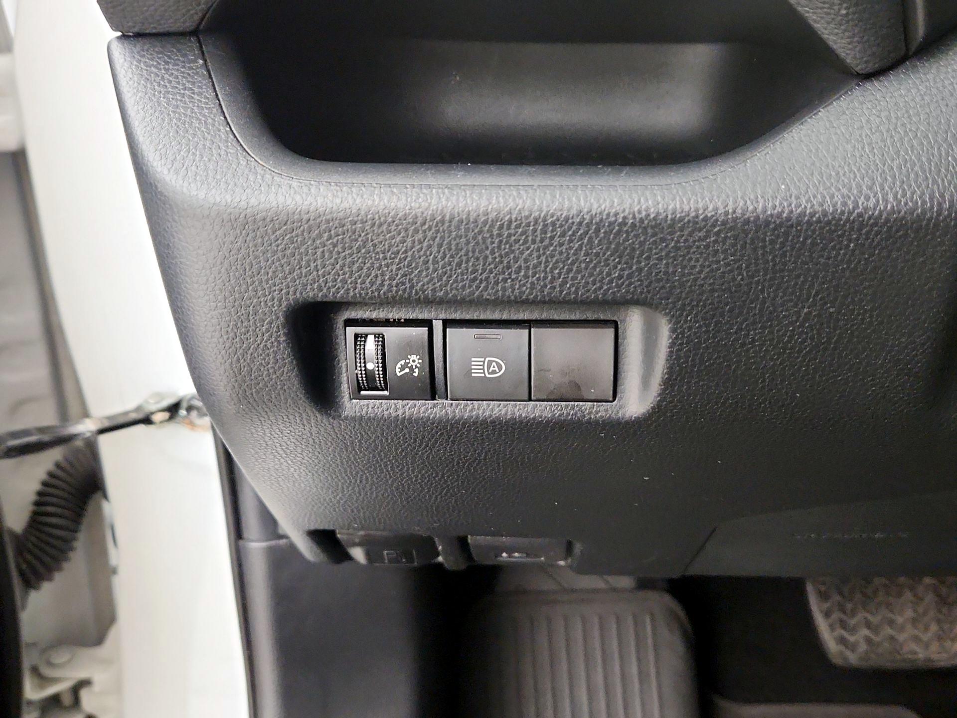 Thumbnail: 2020 Toyota RAV4 - 13