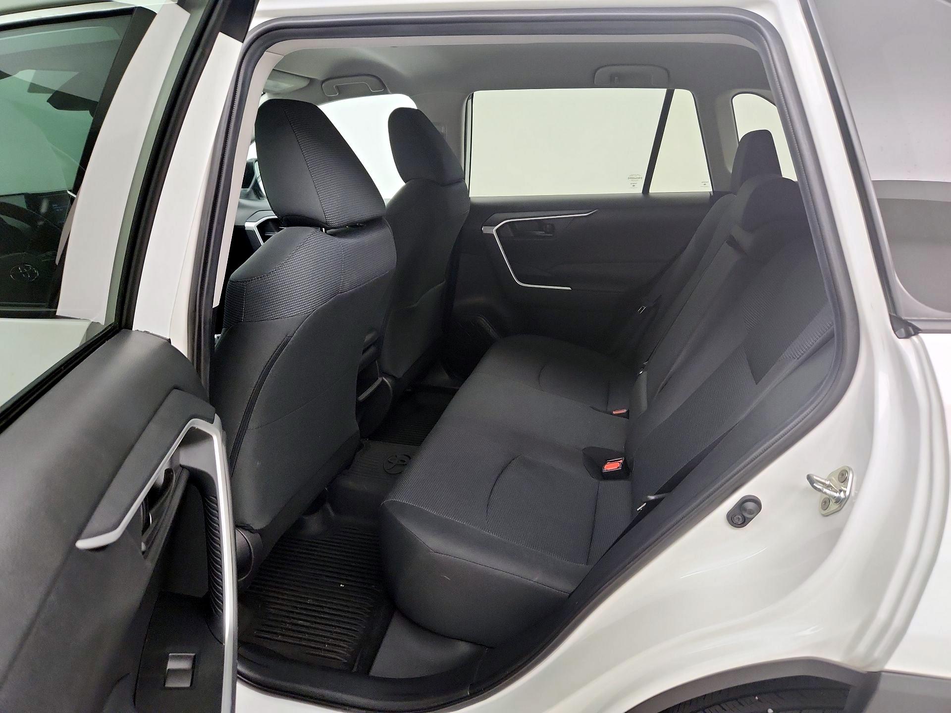 Thumbnail: 2020 Toyota RAV4 - 19