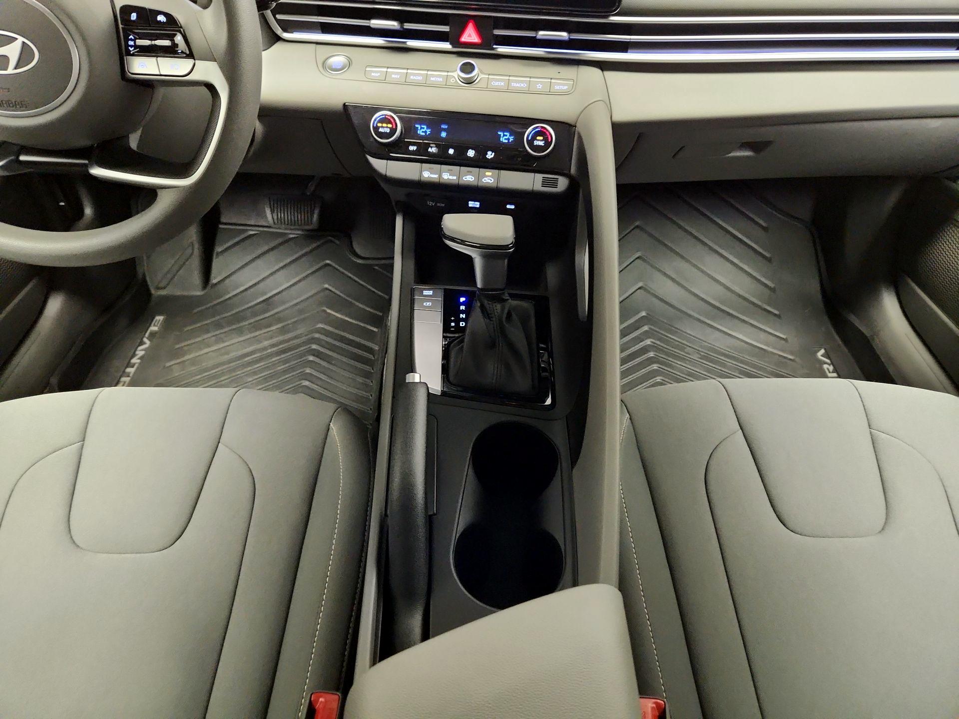 Thumbnail: 2024 Hyundai Elantra - 18