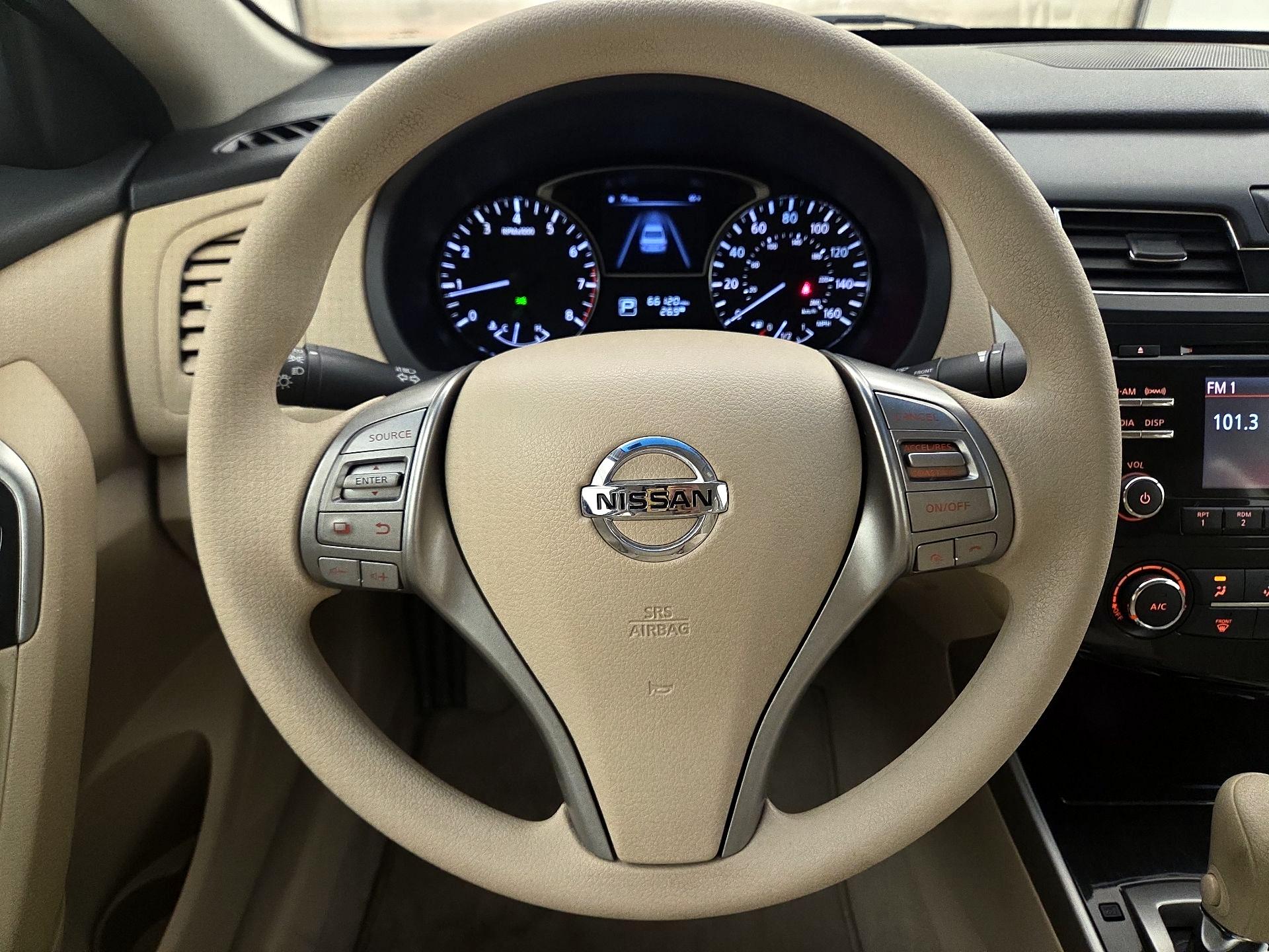Thumbnail: 2014 Nissan Altima - 10