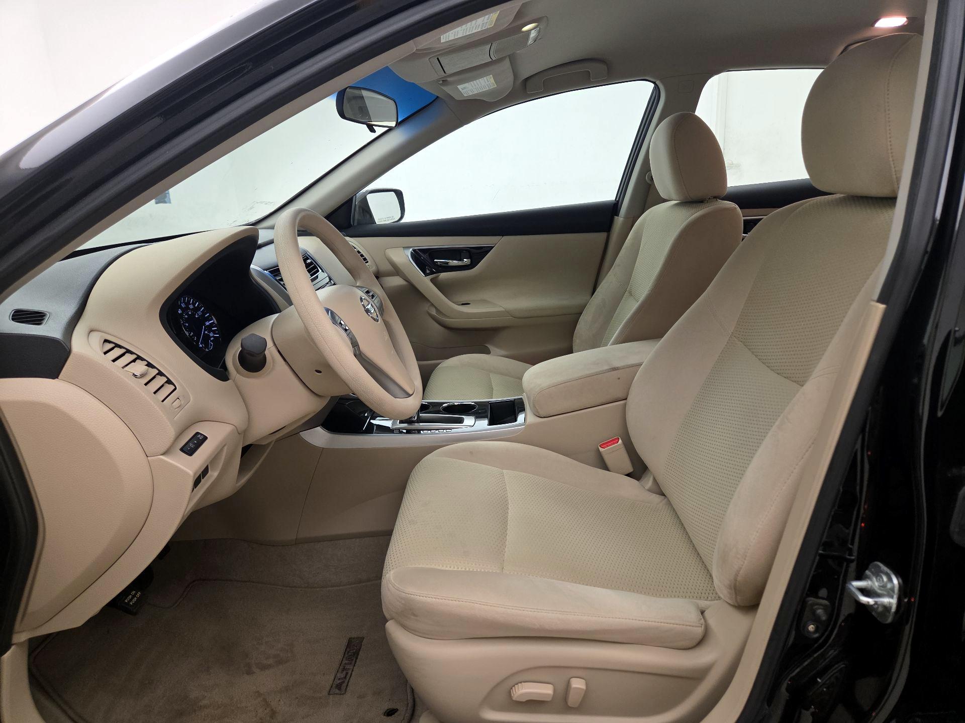 Thumbnail: 2014 Nissan Altima - 11
