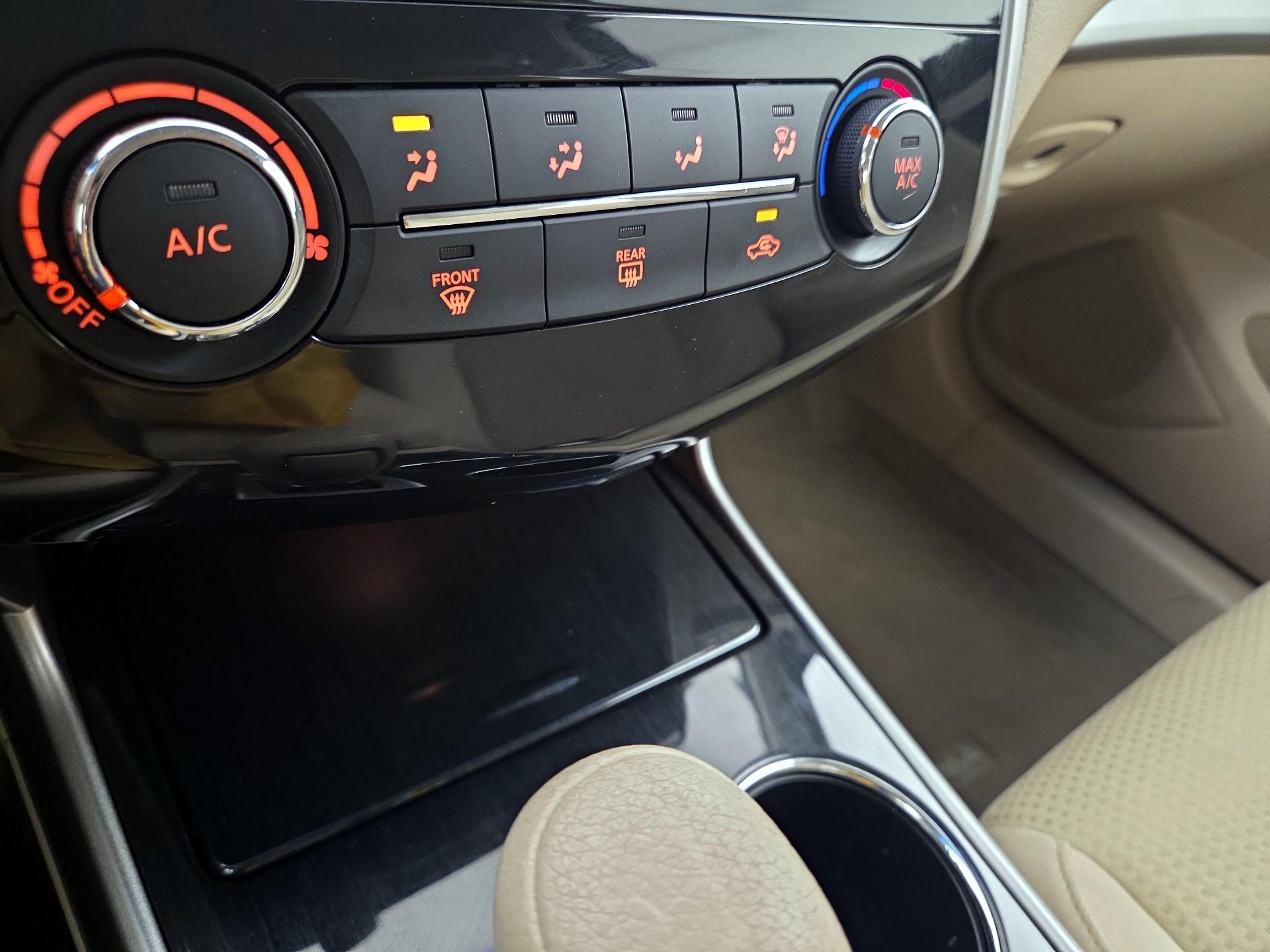 Thumbnail: 2014 Nissan Altima - 16
