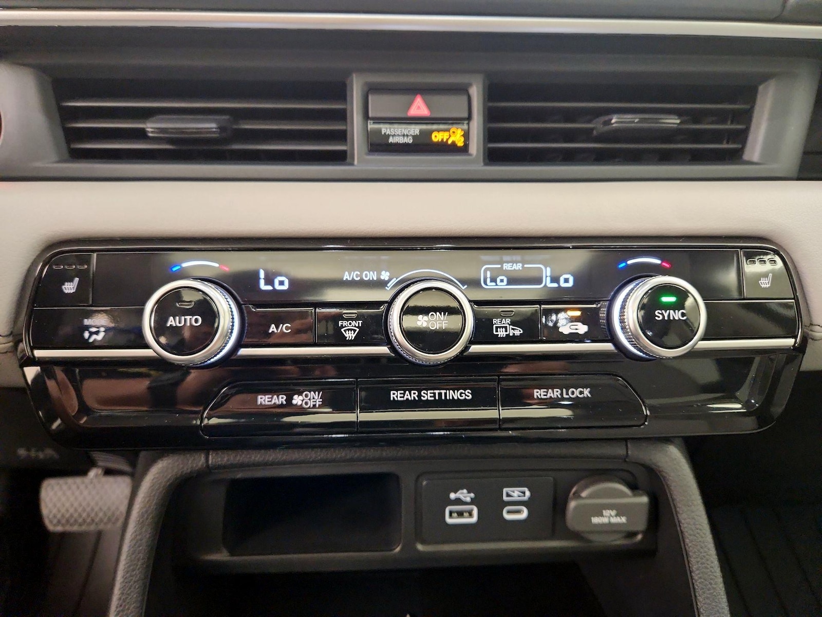 2024 Honda Pilot Touring - Photo 18