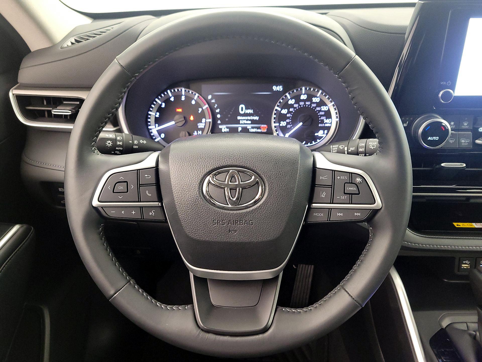 Thumbnail: 2024 Toyota Highlander - 10