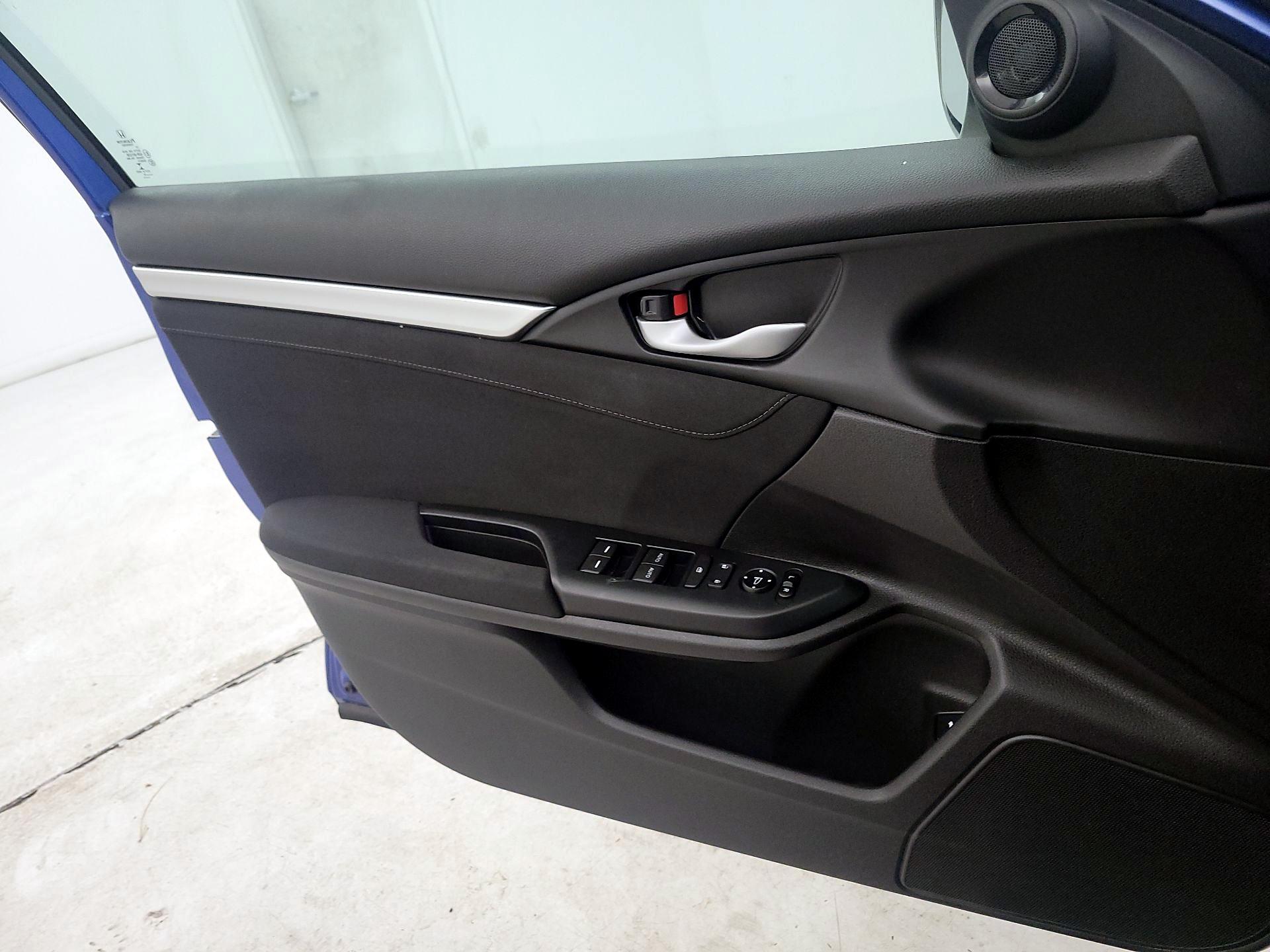 Thumbnail: 2016 Honda Civic - 12