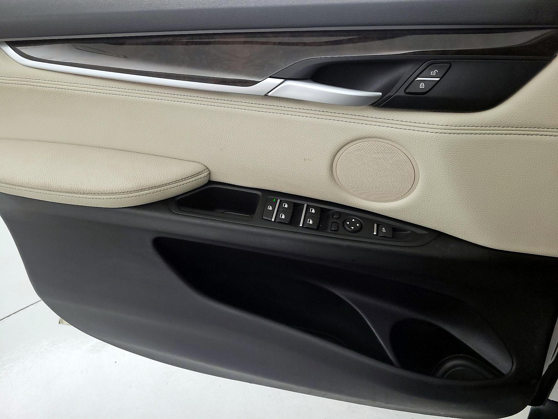 Thumbnail: 2015 BMW X5 - 12