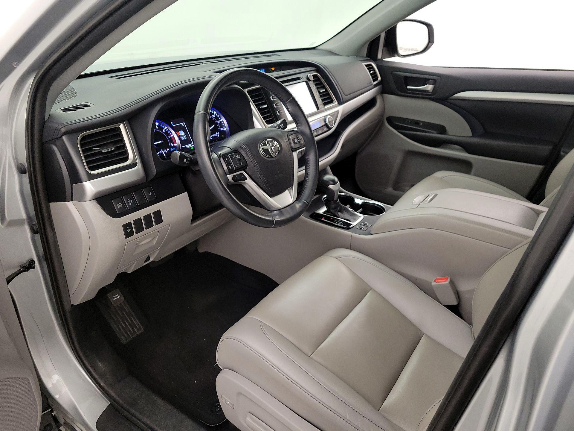 Thumbnail: 2019 Toyota Highlander - 11