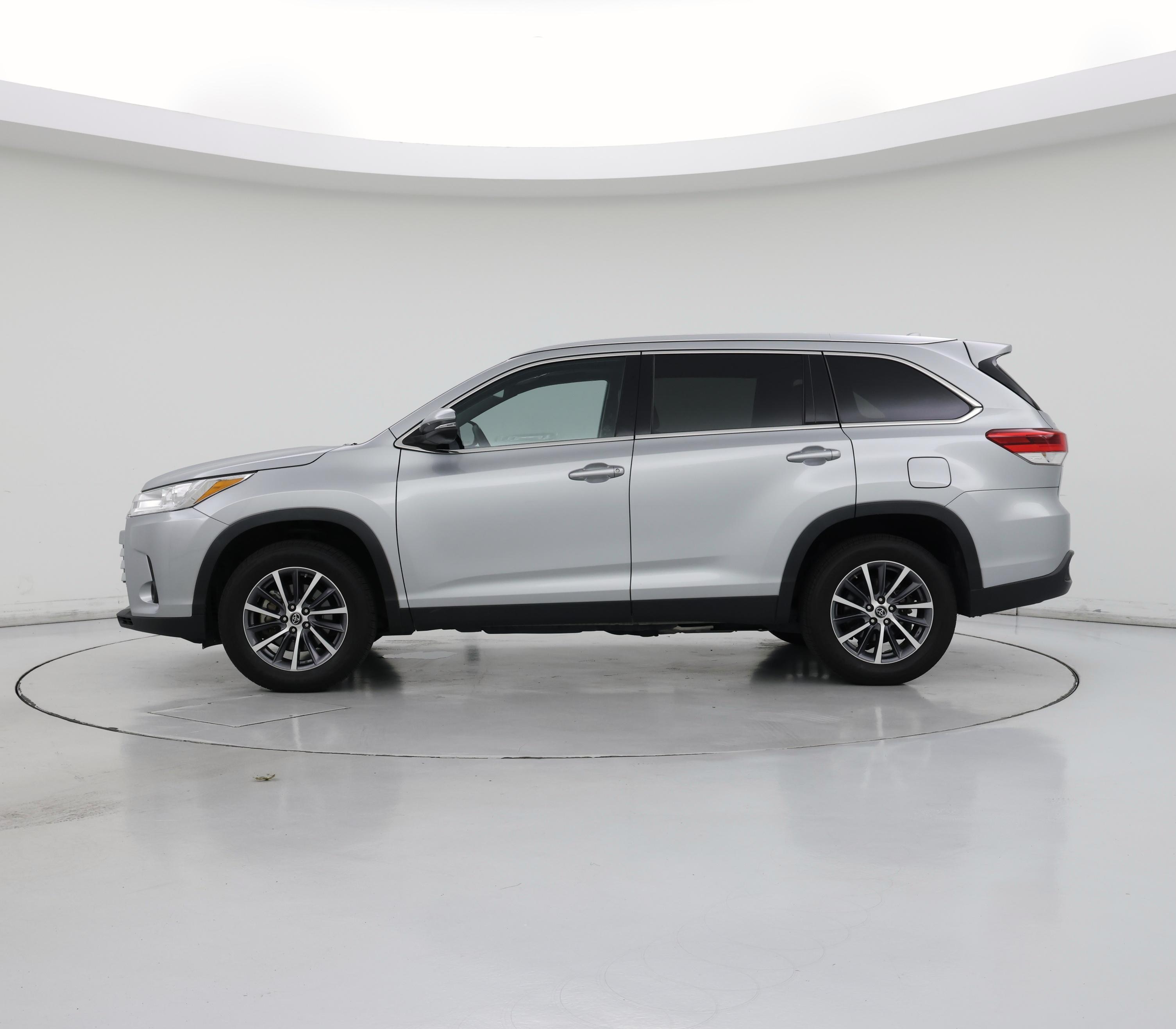 Thumbnail: 2019 Toyota Highlander - 3