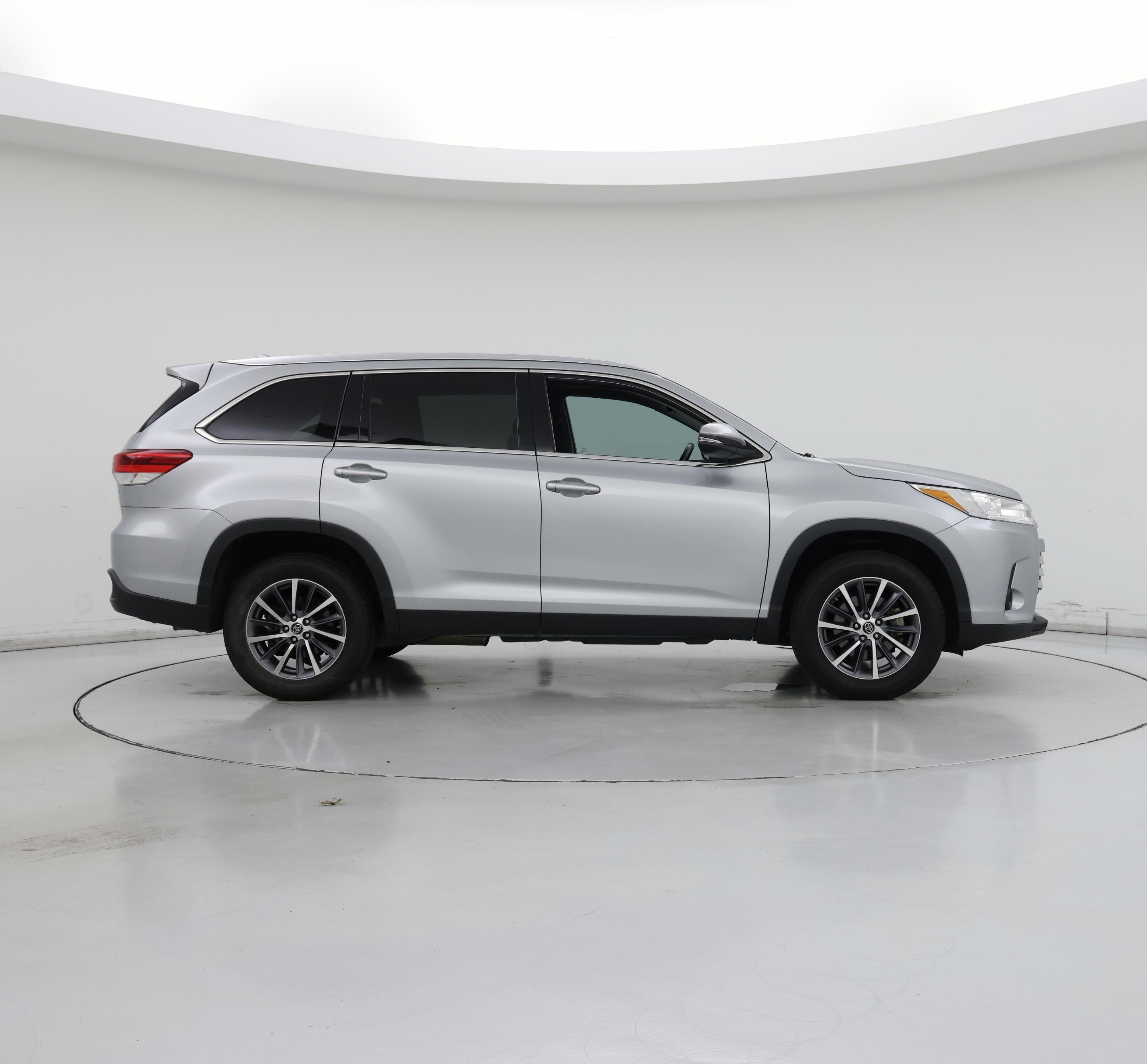Thumbnail: 2019 Toyota Highlander - 7