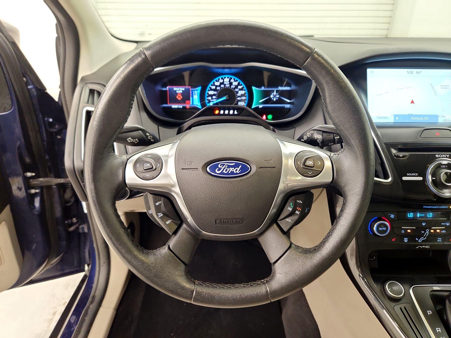 Thumbnail: 2016 Ford Focus - 10